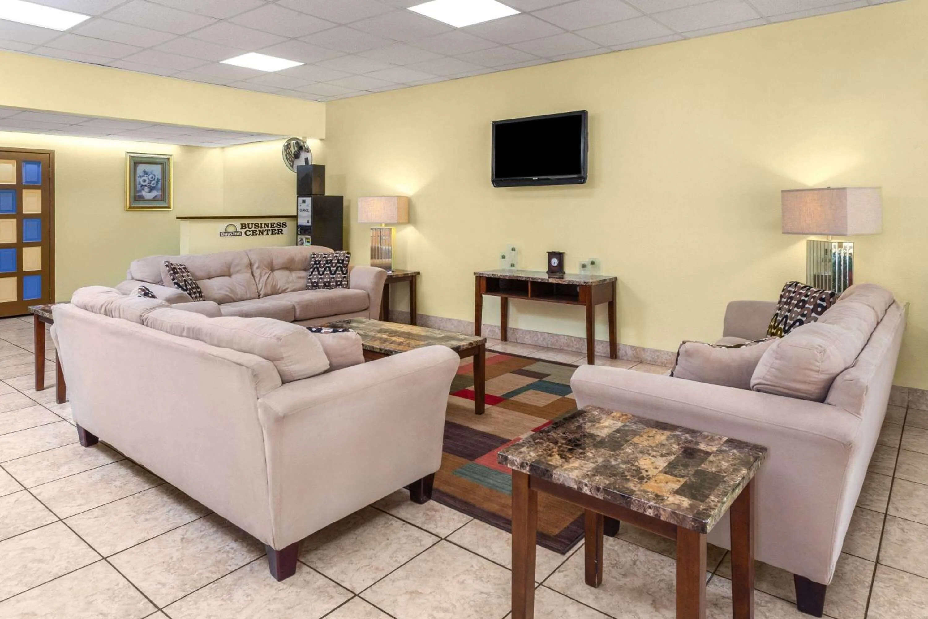 Lobby or reception in Days Inn by Wyndham Shelby