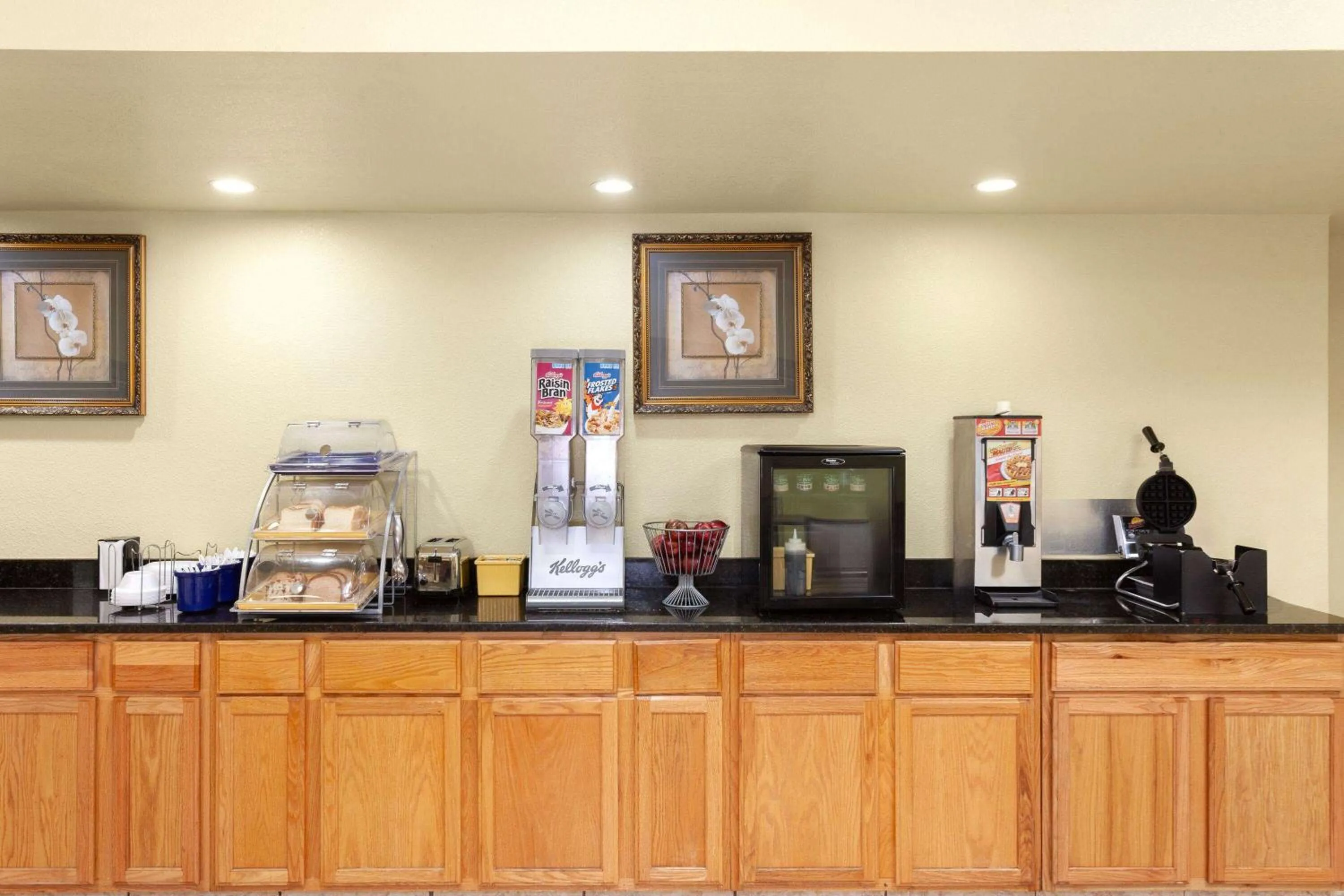 Breakfast in Days Inn by Wyndham Shelby