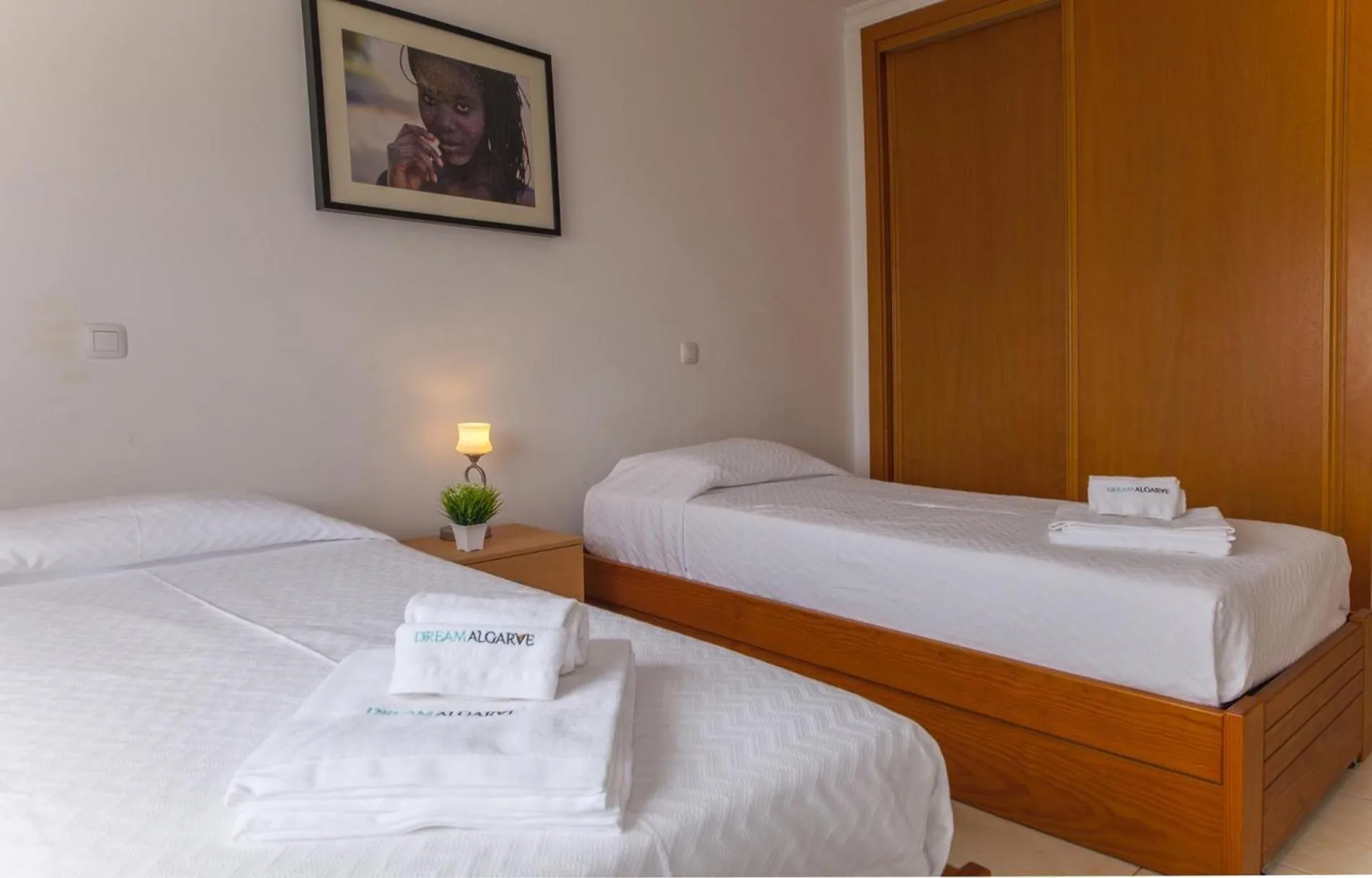 Floor plan, Bed in B41 - Windmill Modern with Pool