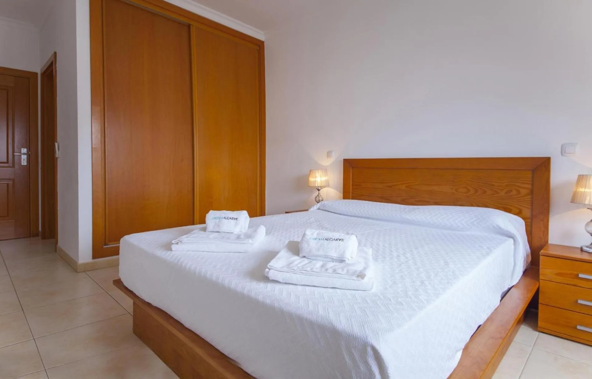 Floor plan, Bed in B41 - Windmill Modern with Pool