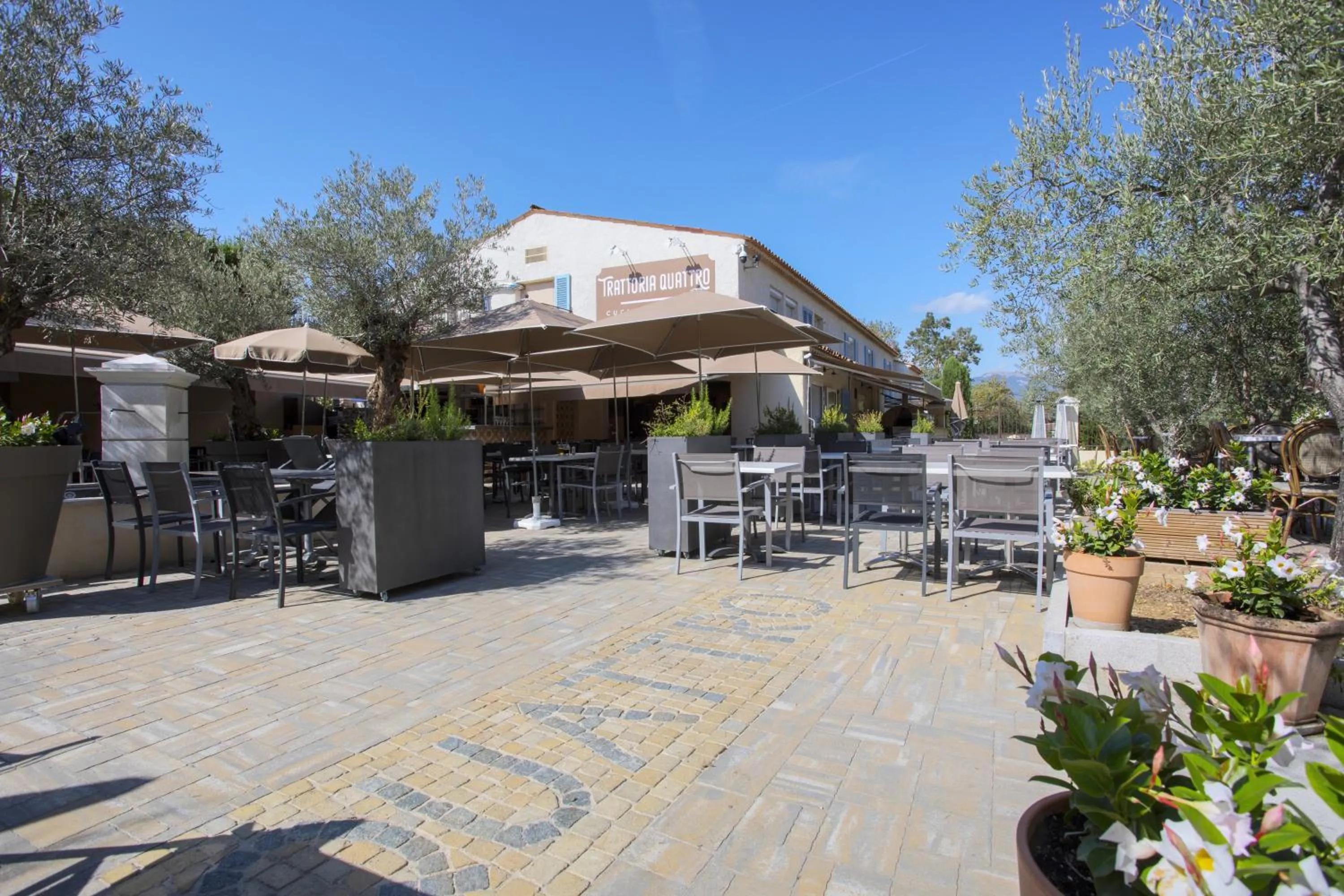 Restaurant/places to eat in La Bastide de Valbonne