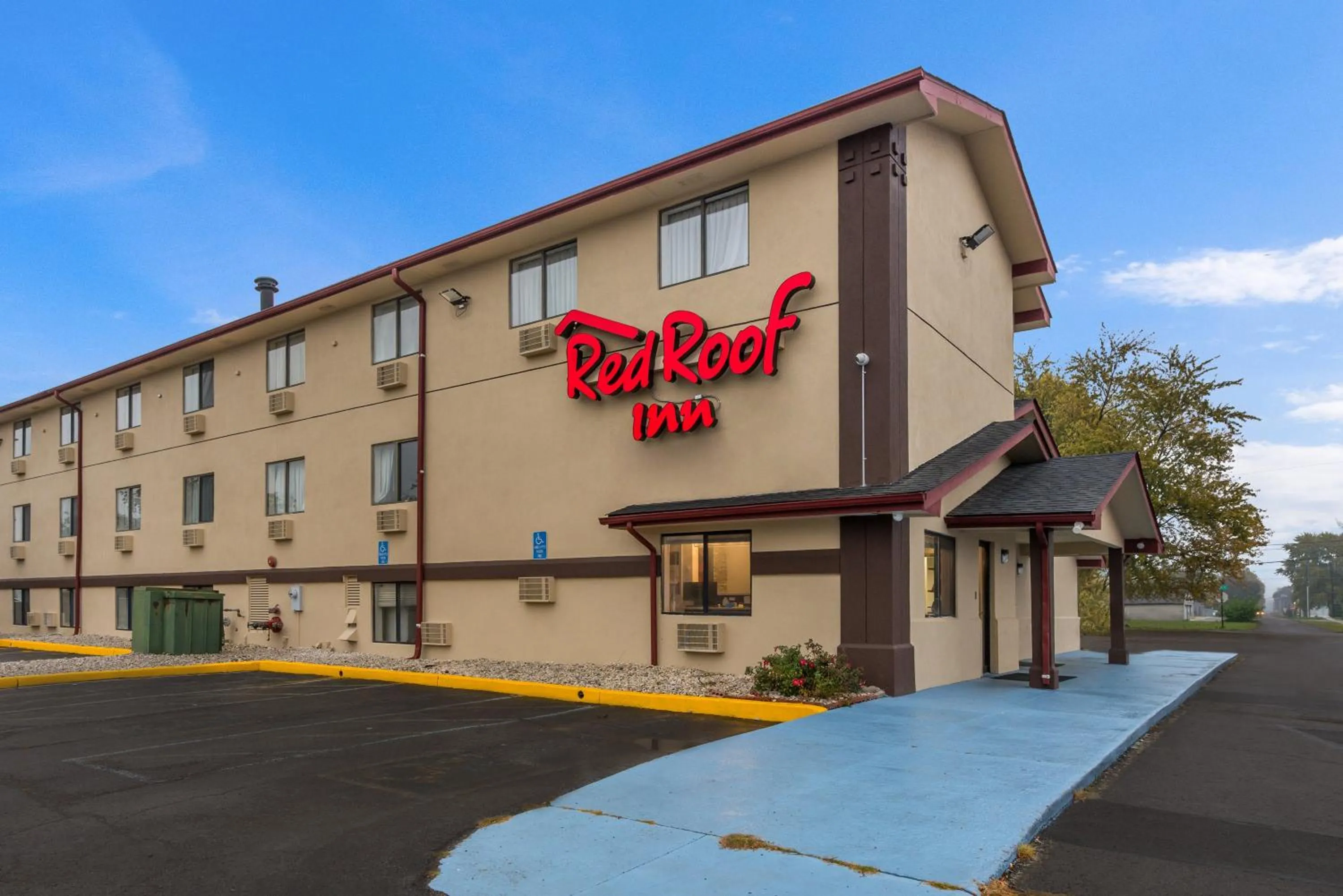Property building in Red Roof Inn Findlay