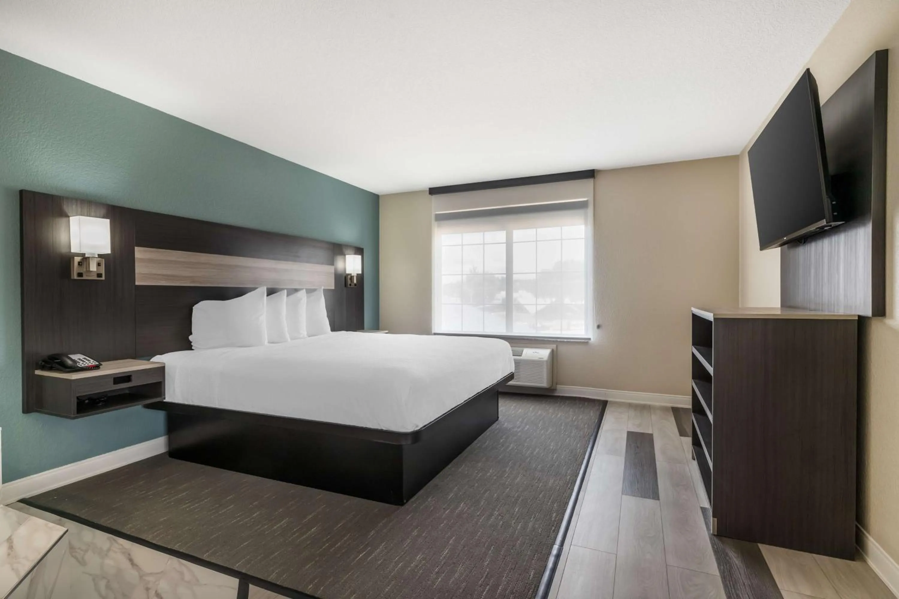 Photo of the whole room, Bed in Best Western Prime Inn & Suites