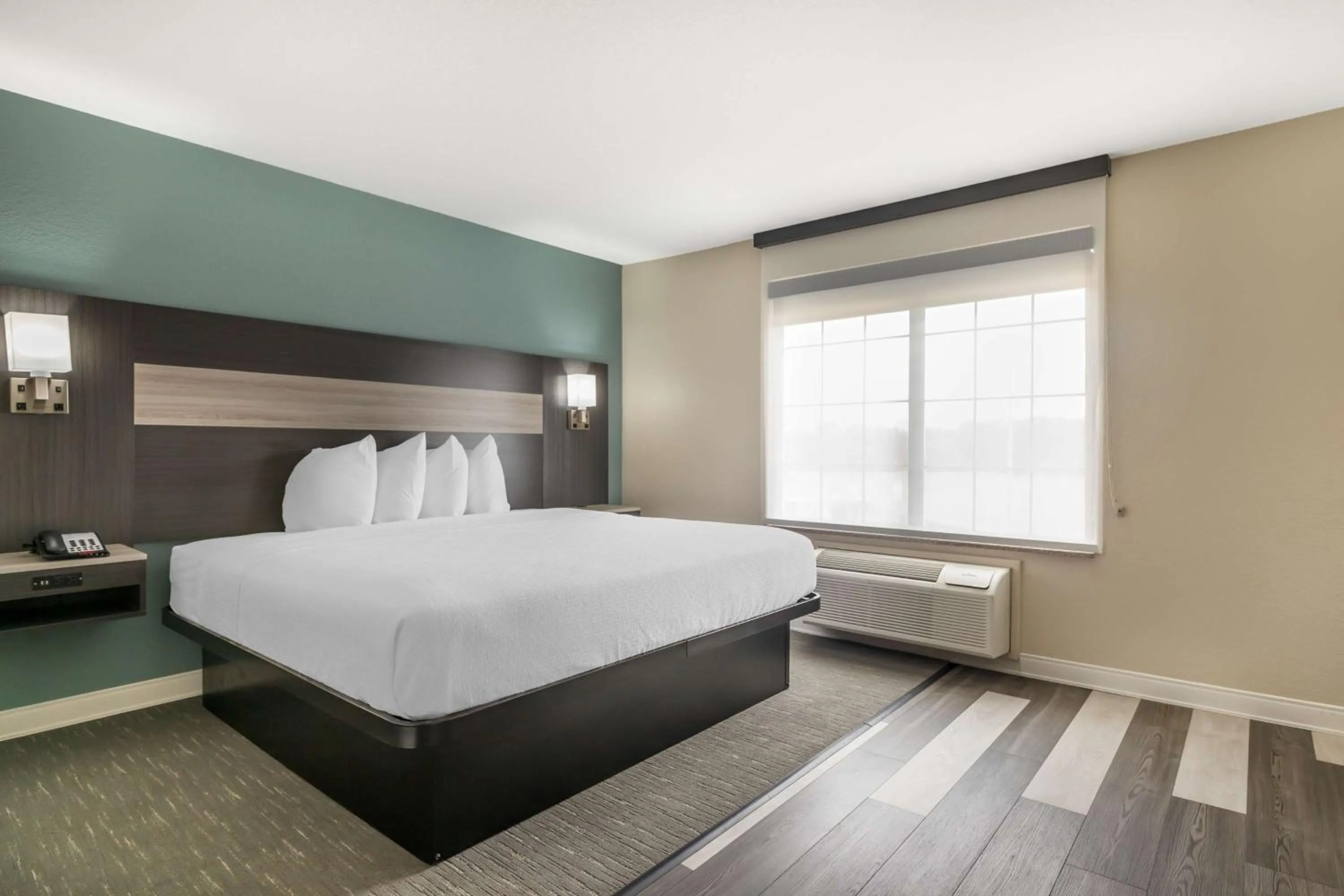 Photo of the whole room, Bed in Best Western Prime Inn & Suites