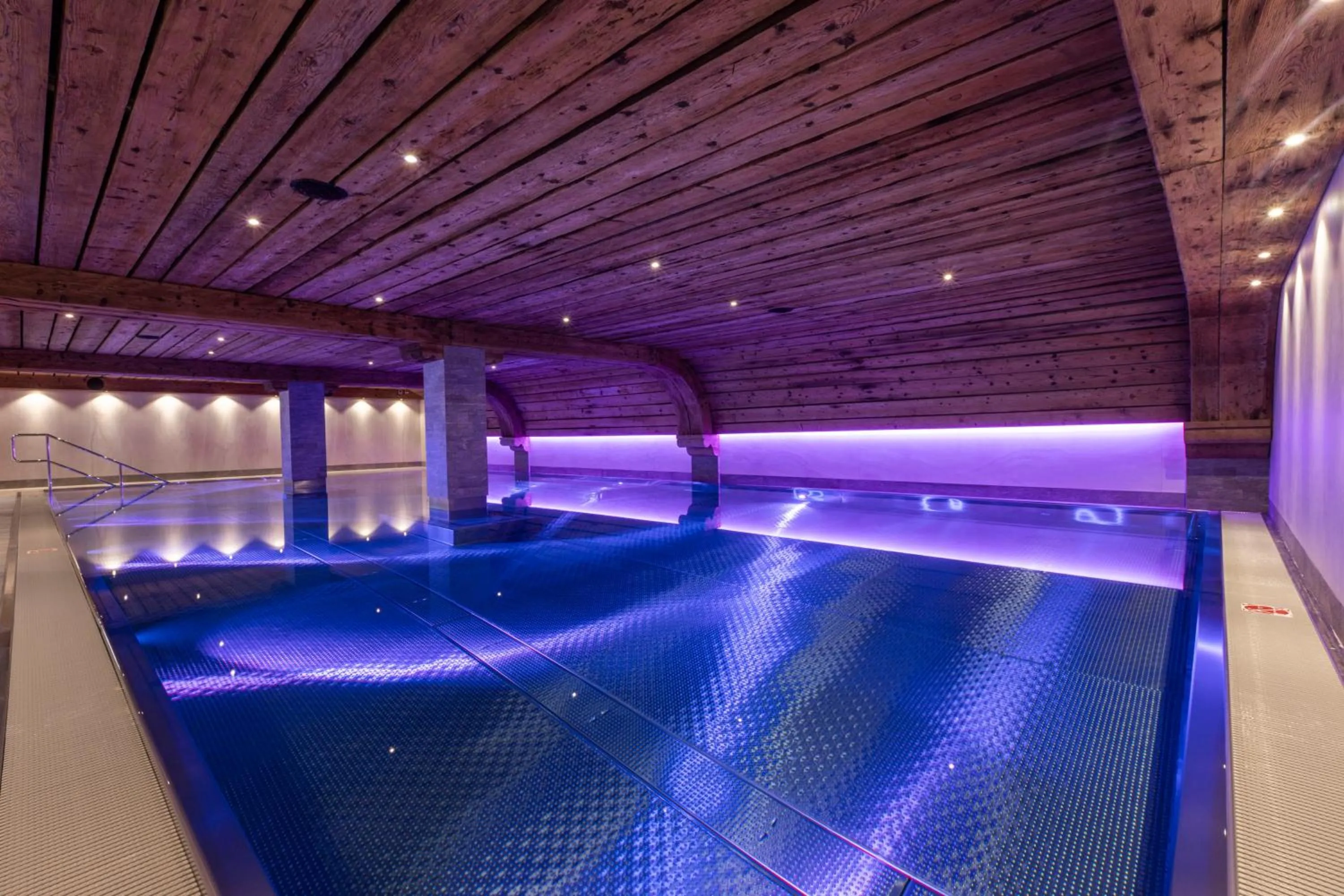 Swimming pool in Naco Aparthotel by Arca Spa
