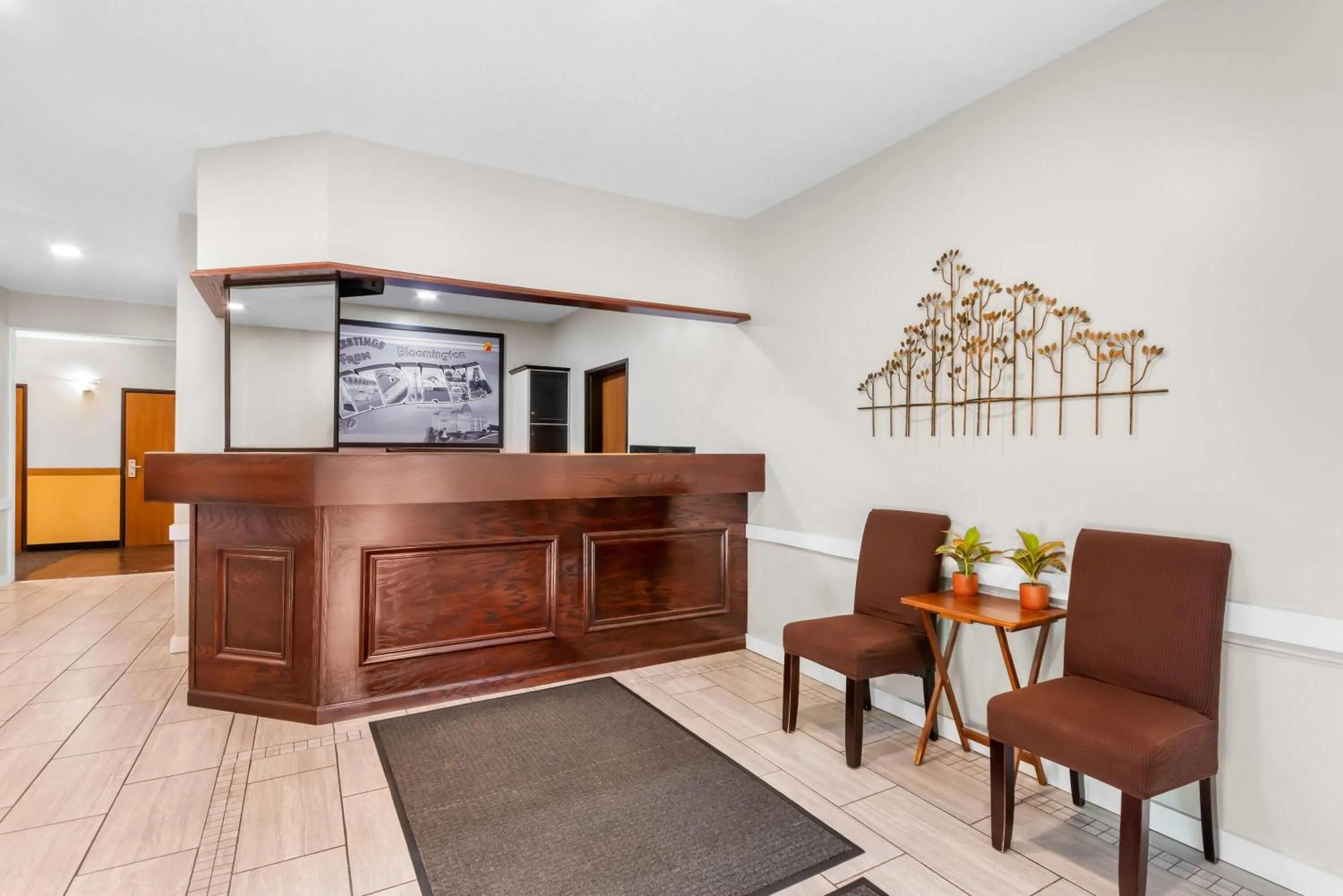Lobby or reception in Super 8 by Wyndham Bloomington University Area