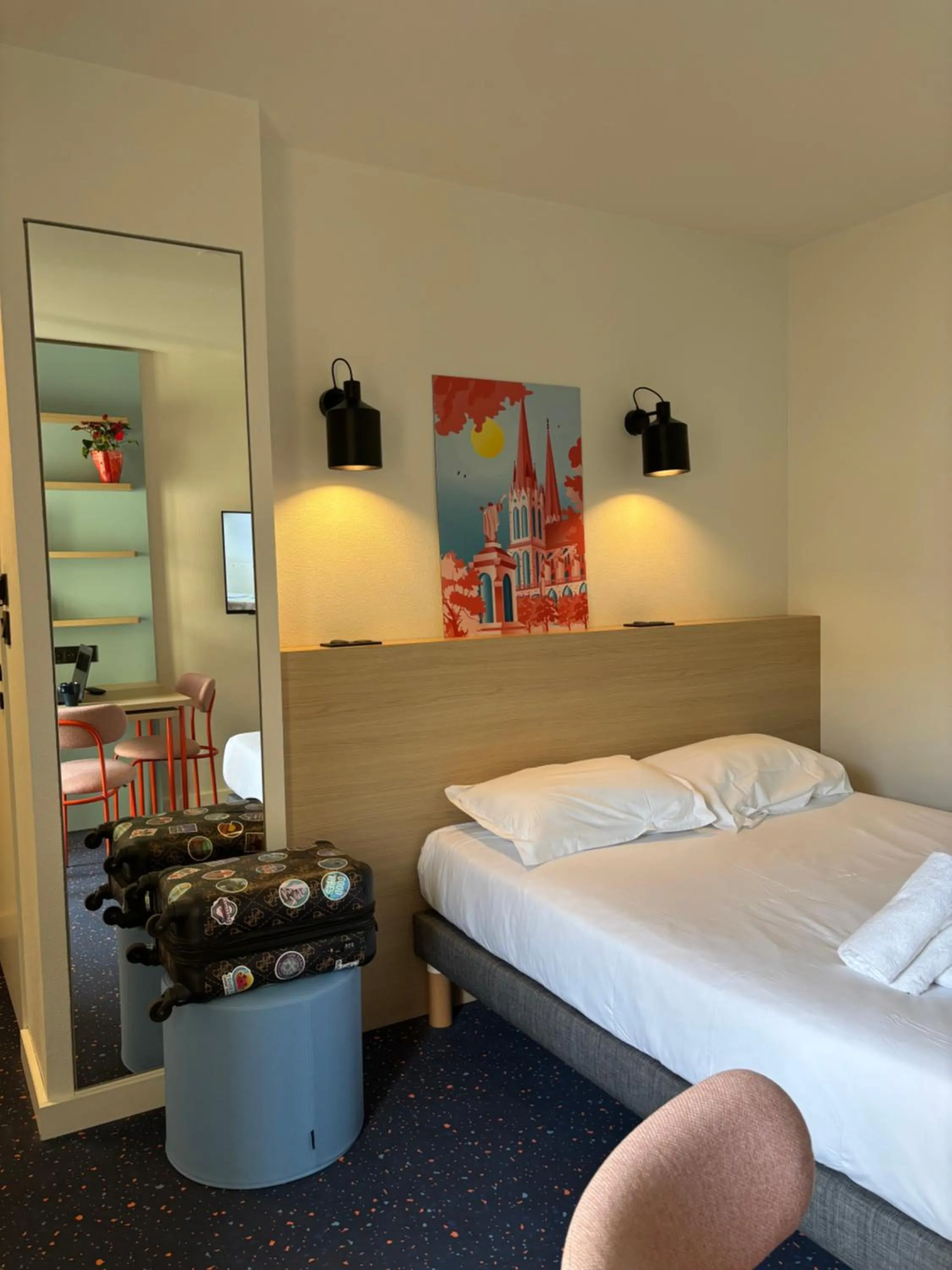 Bed in Hôtel et Résidence Les Lauréades Clermont-Ferrand Centre Jaude