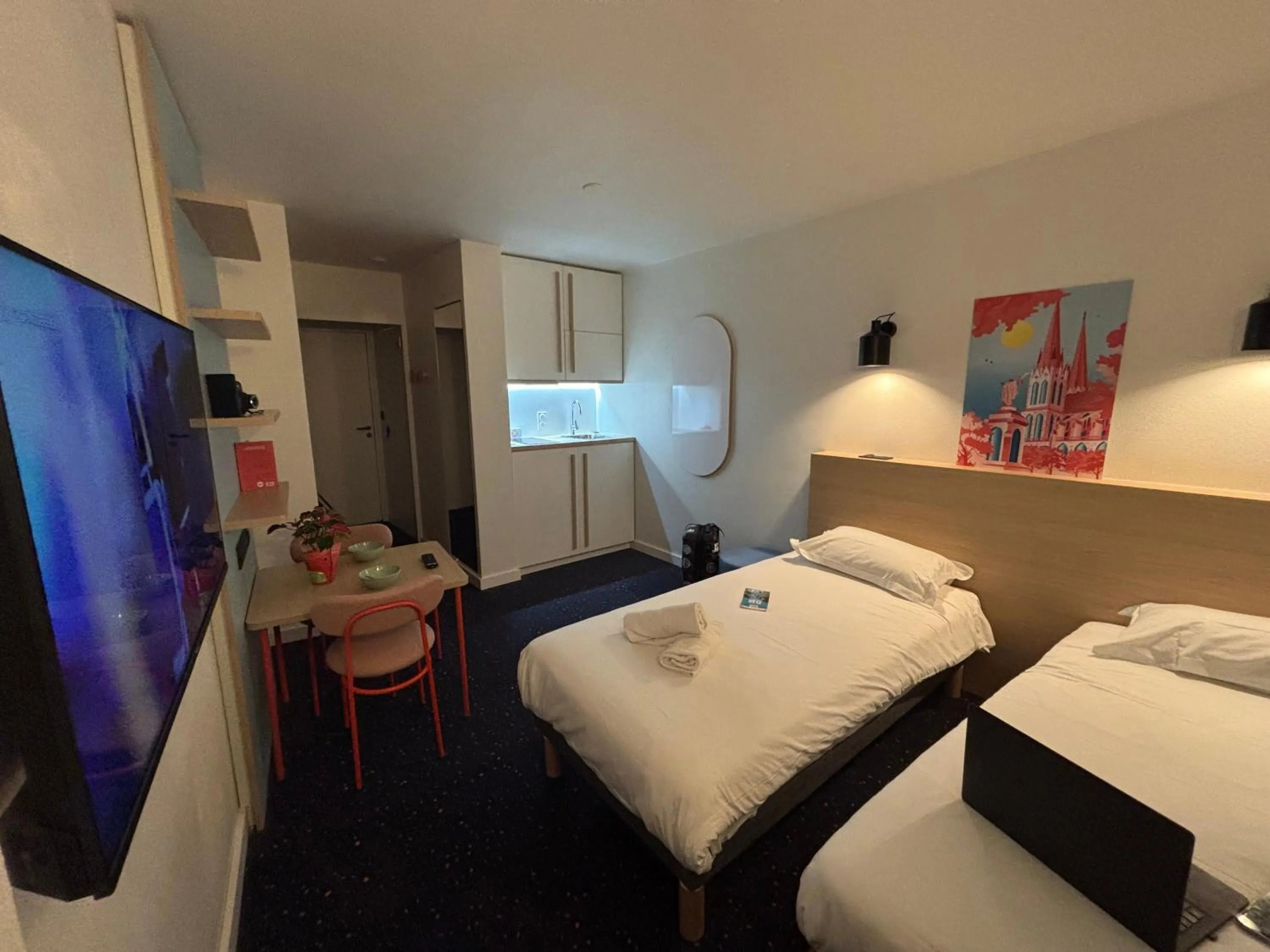 Bed in Hôtel et Résidence Les Lauréades Clermont-Ferrand Centre Jaude