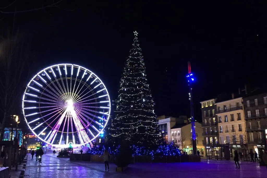 Nearby landmark in Hôtel et Résidence Les Lauréades Clermont-Ferrand Centre Jaude