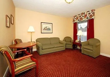 Living room in Ambassador Inn