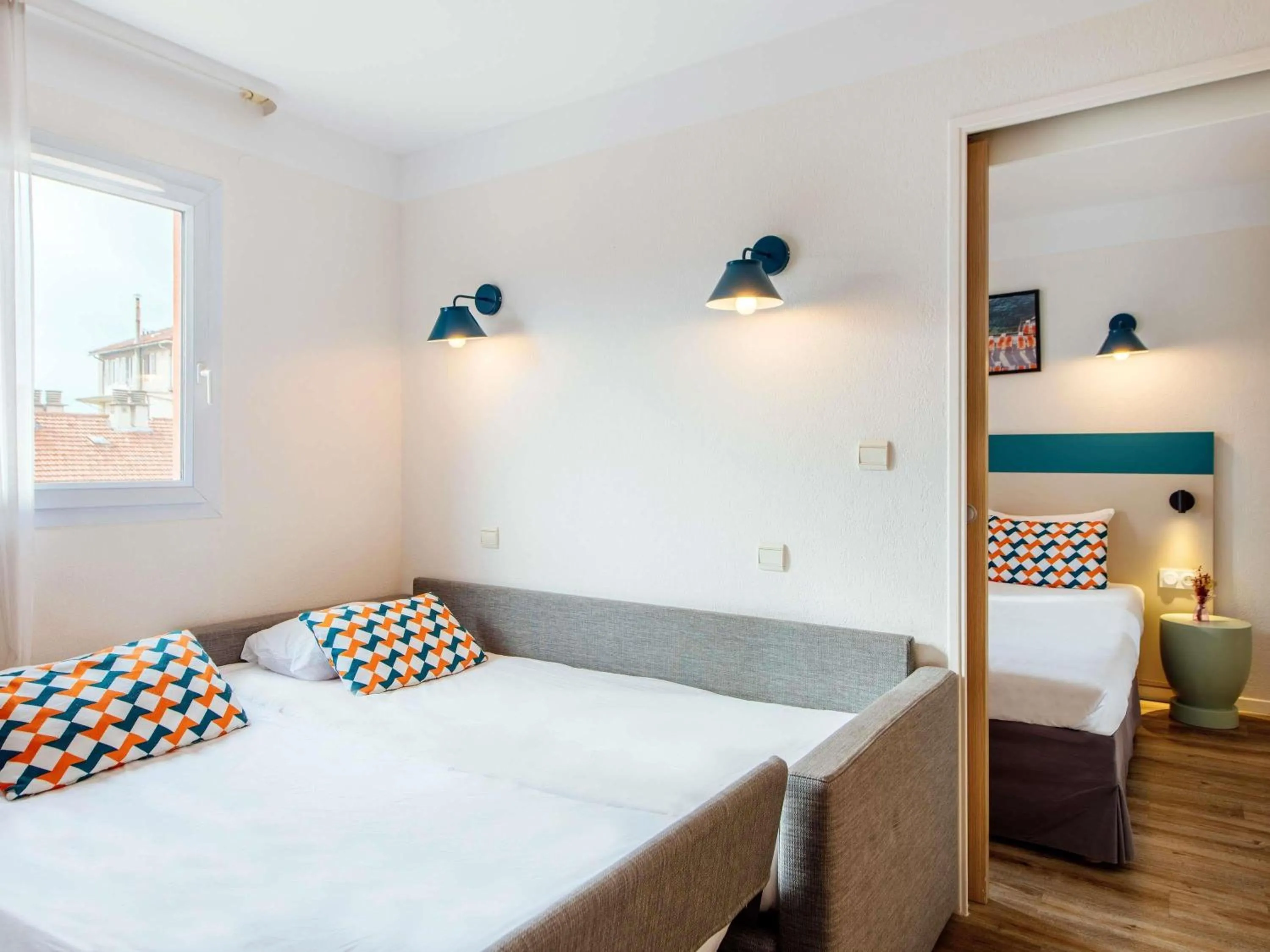 Bedroom, Bed in Aparthotel Adagio Access Marseille Prado Périer