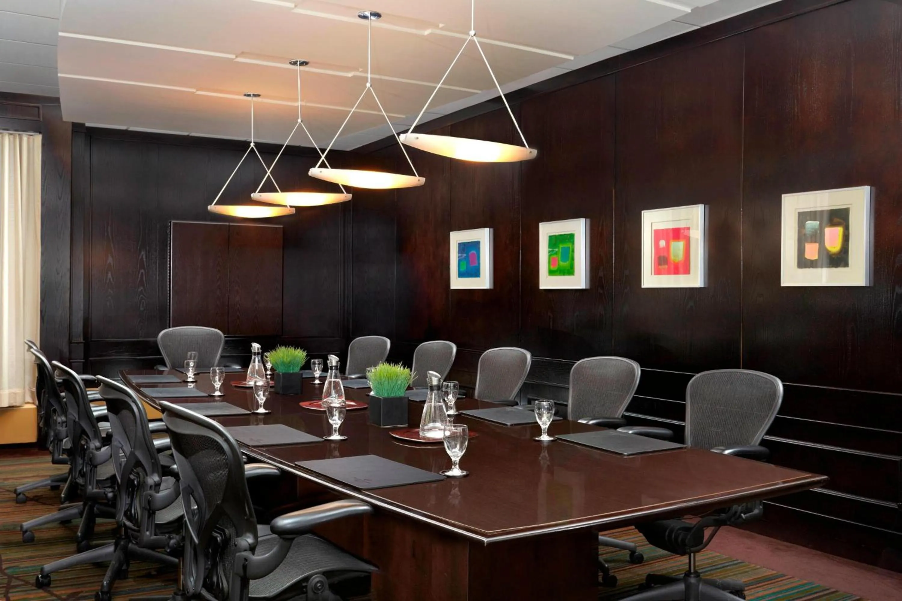 Meeting/conference room in Sheraton Cavalier Calgary Hotel