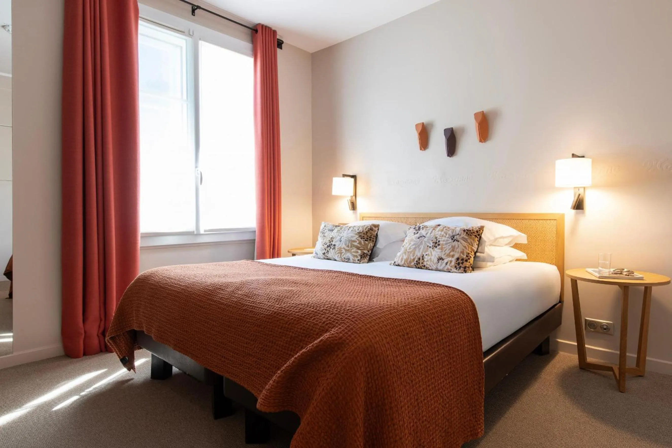 Bedroom, Bed in Hôtel Boutique Cézanne centre Aix-en-Provence