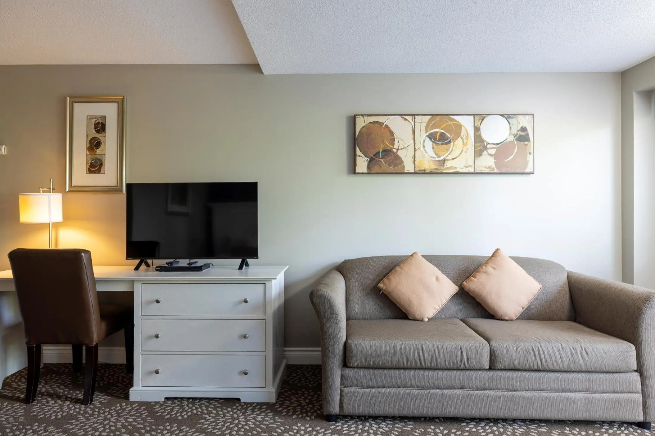 TV and multimedia in Sherwood Inn