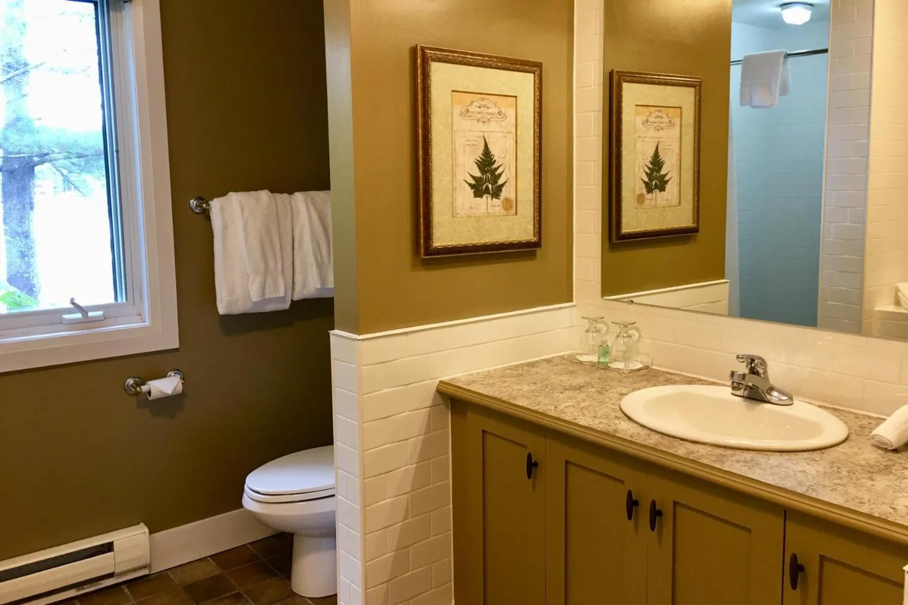 Bathroom in Sherwood Inn