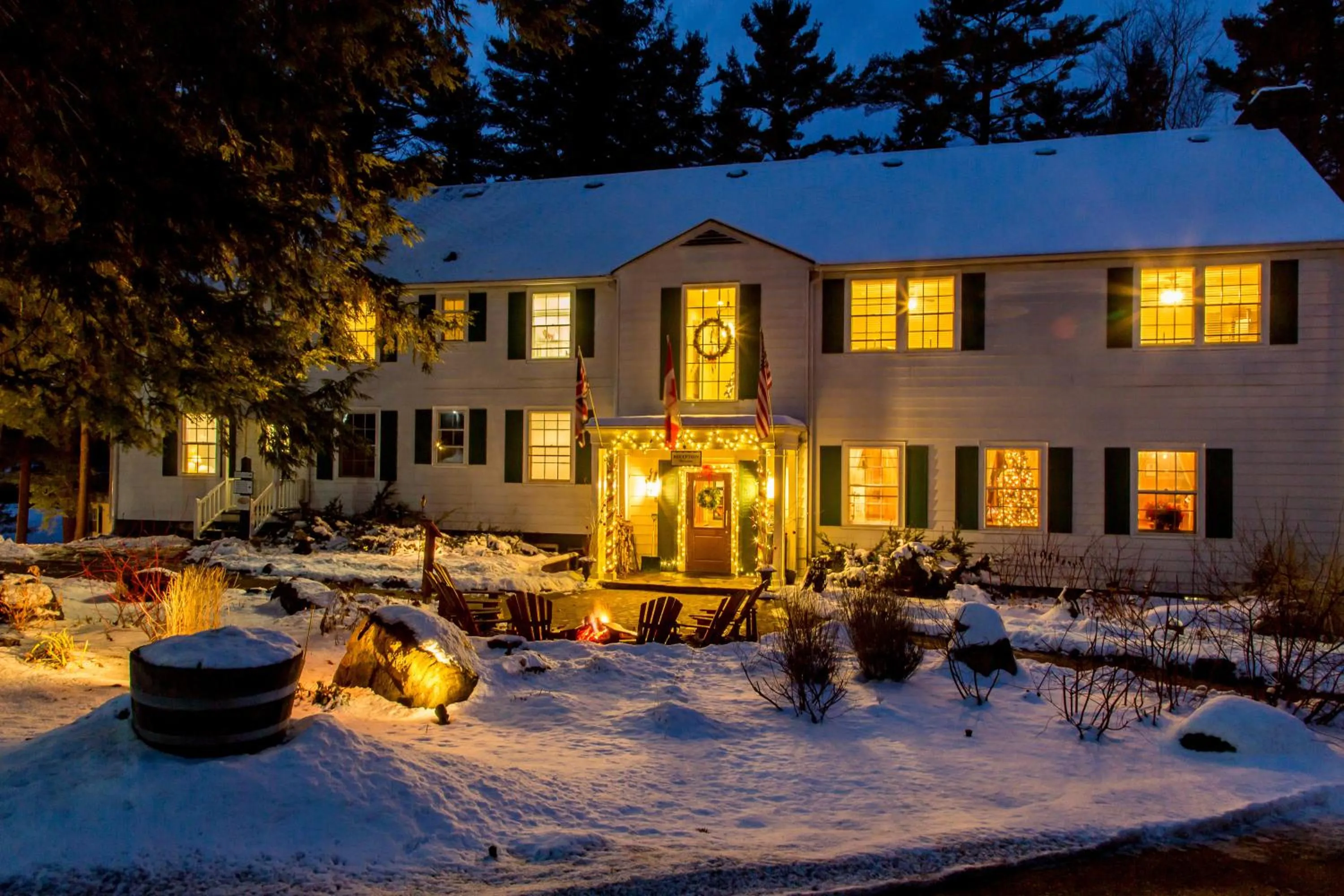 Facade/entrance in Sherwood Inn