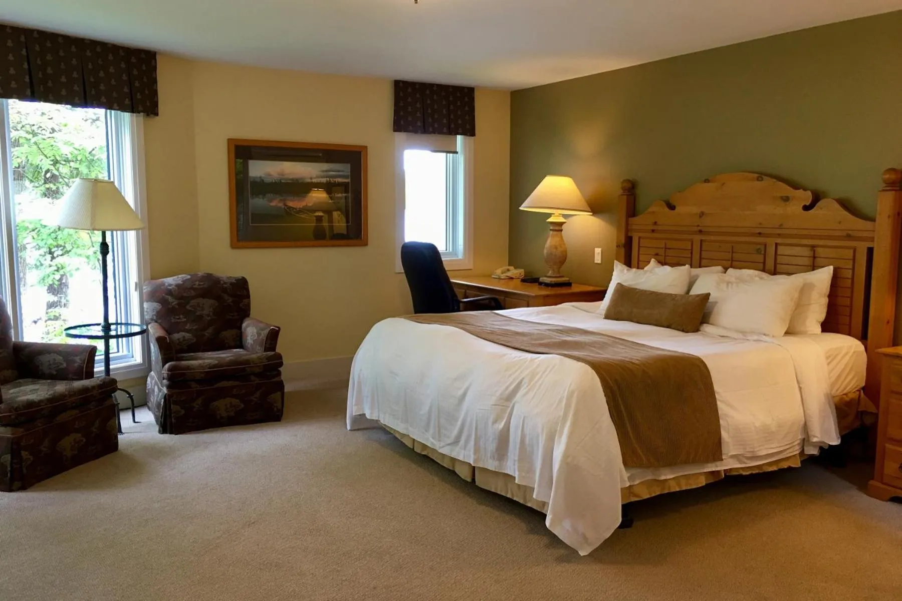 Bedroom, Bed in Sherwood Inn