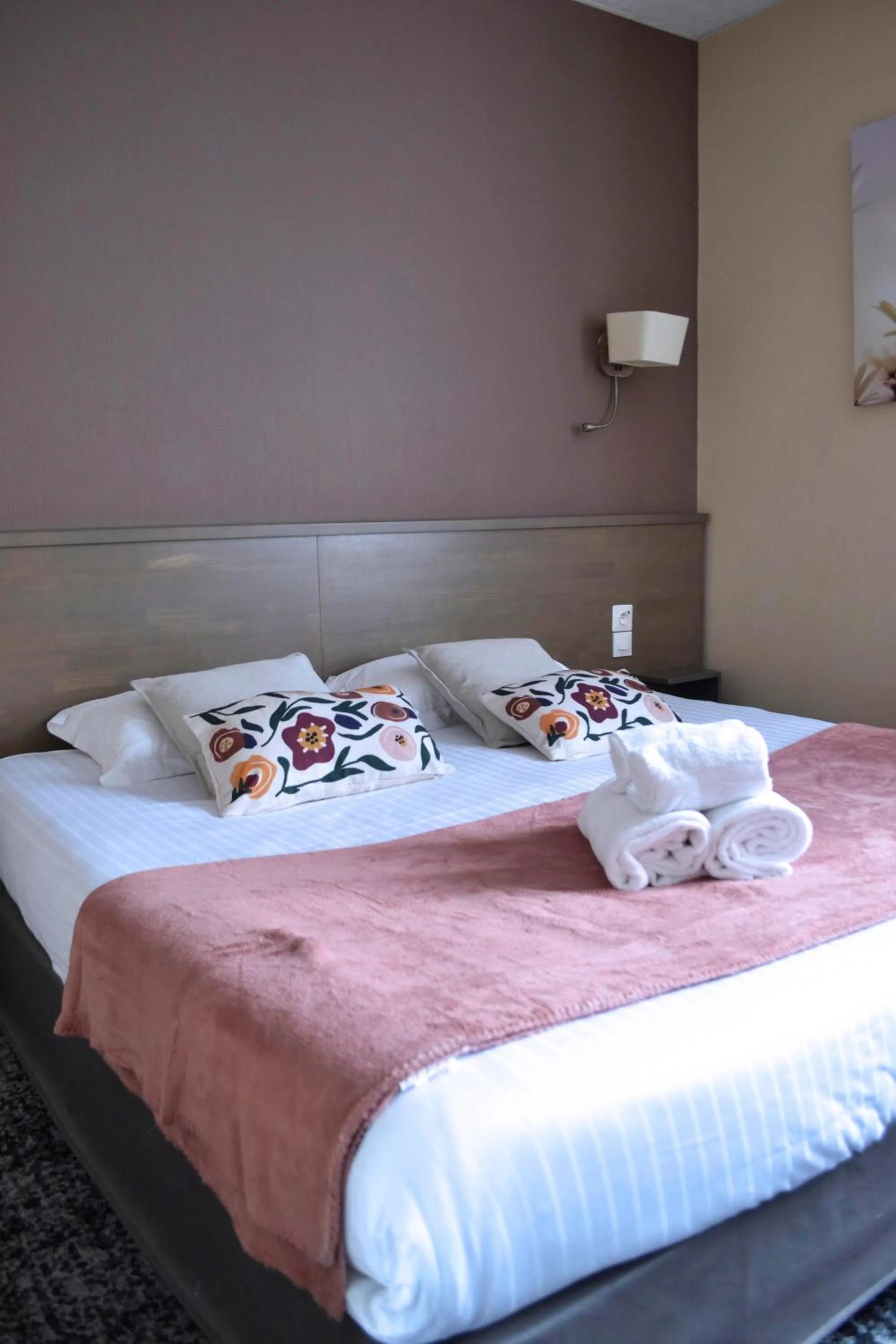 Bed in Brit Hotel Le Surcouf