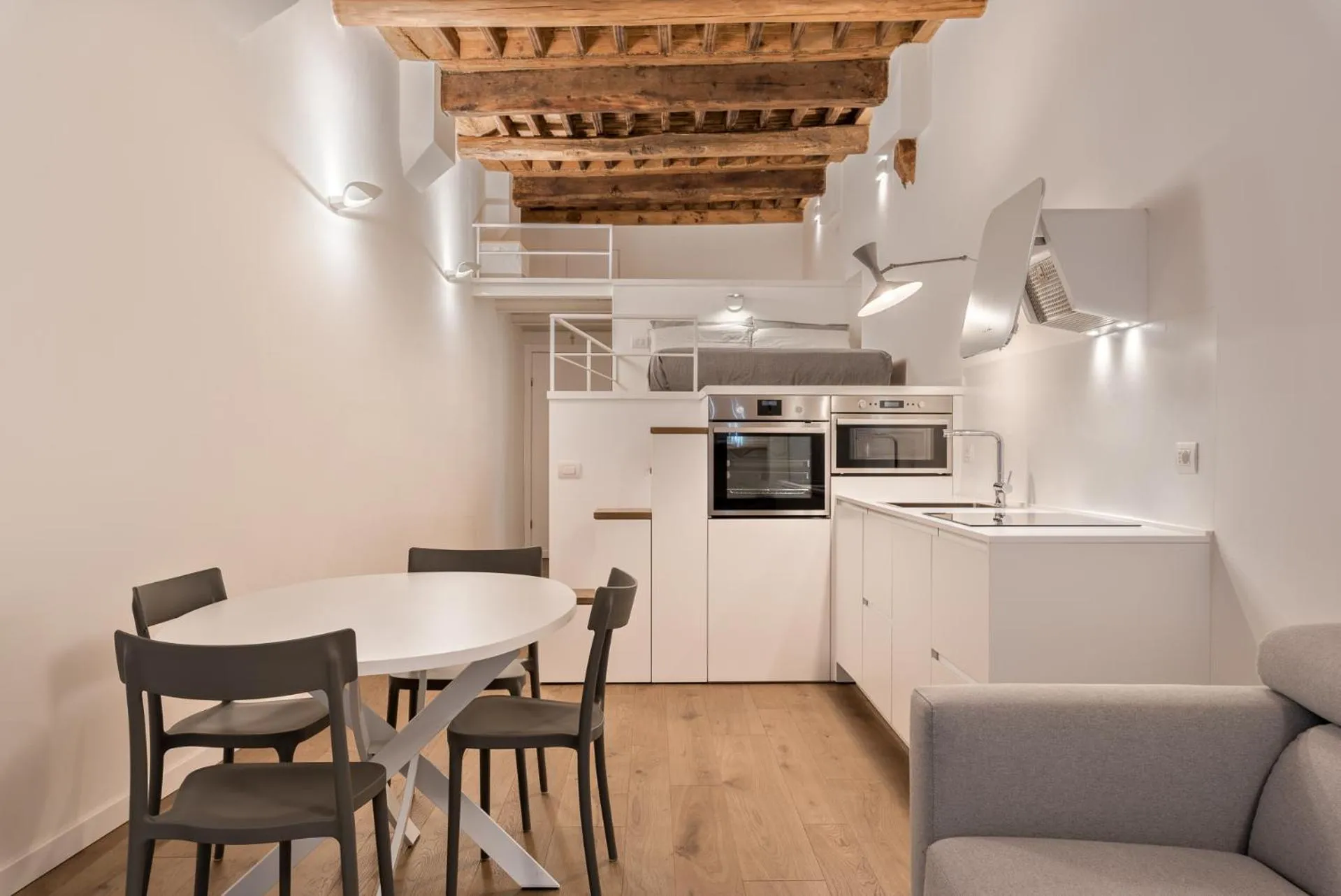 Dining area in Casa Giorgetti
