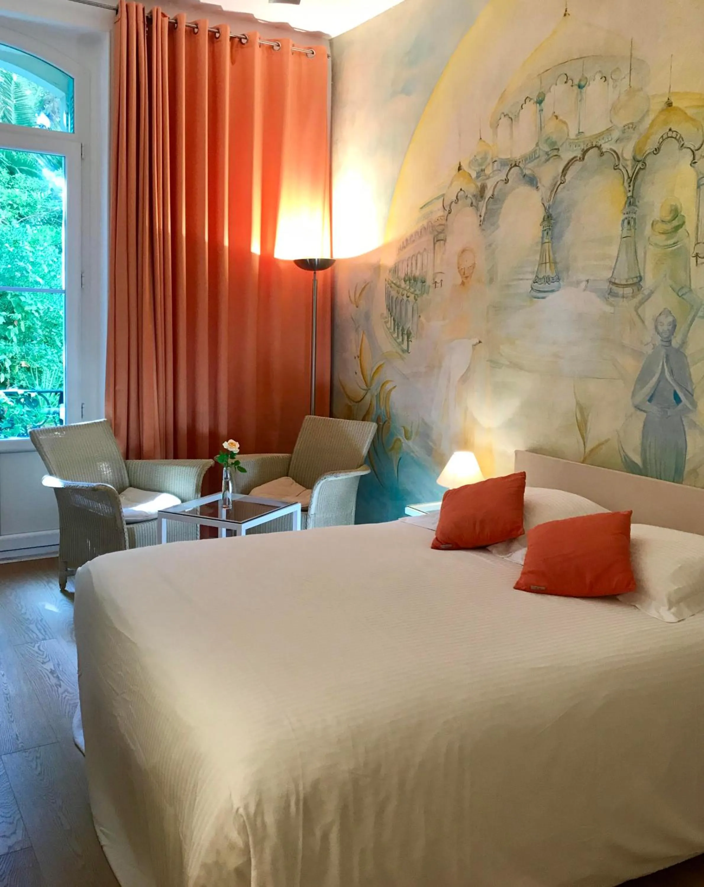 Bedroom, Bed in Le Windsor, Jungle Art Hotel