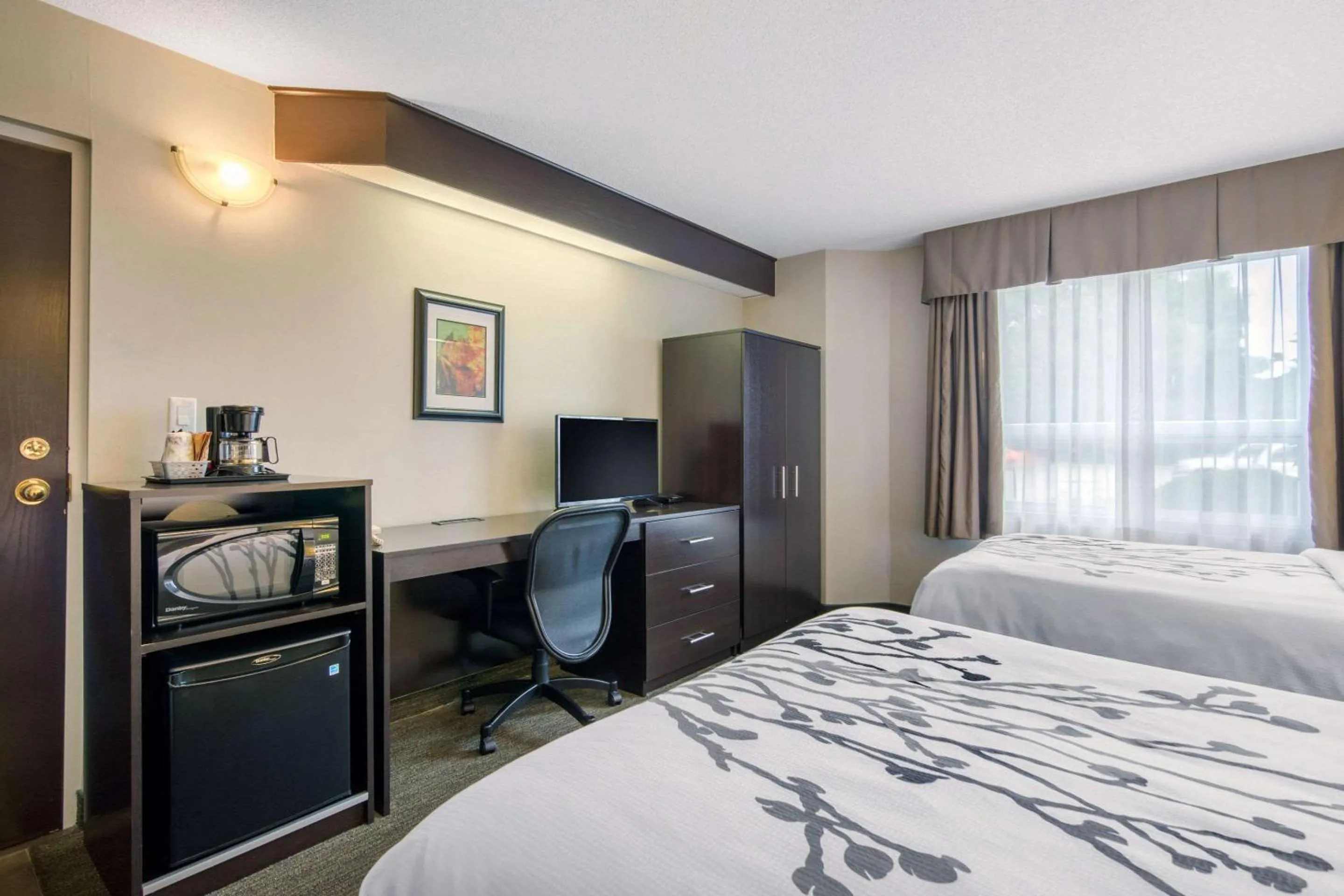 Photo of the whole room, Bed in Sleep Inn