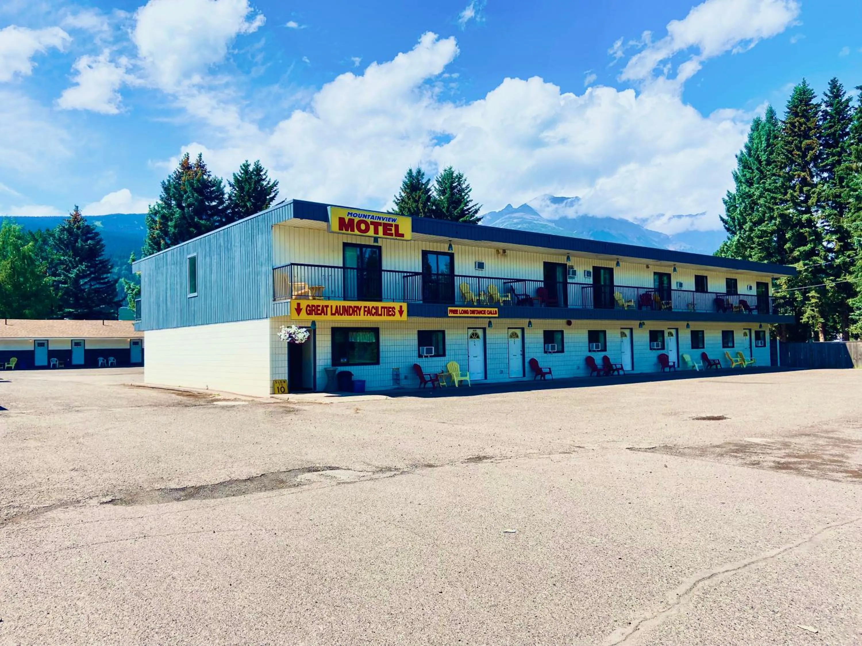 Property building in Mountain View Motel
