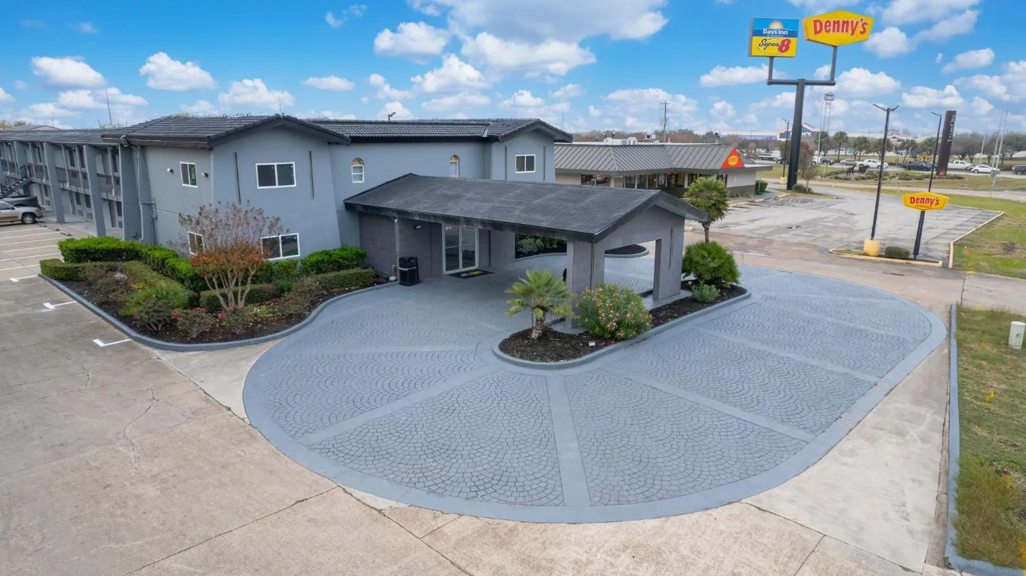 Days Inn & Suites by Wyndham Texas City