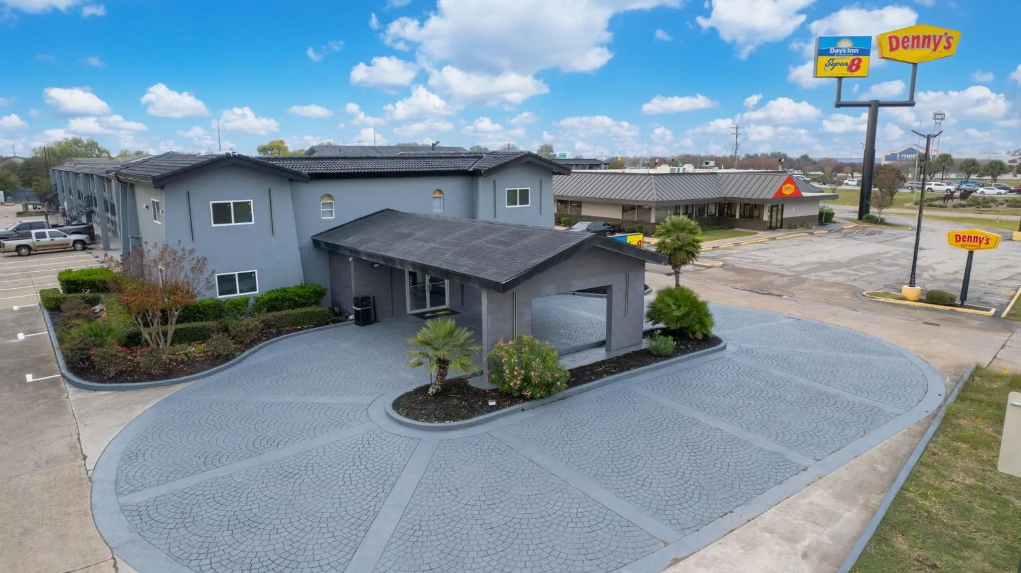 Days Inn & Suites by Wyndham Texas City