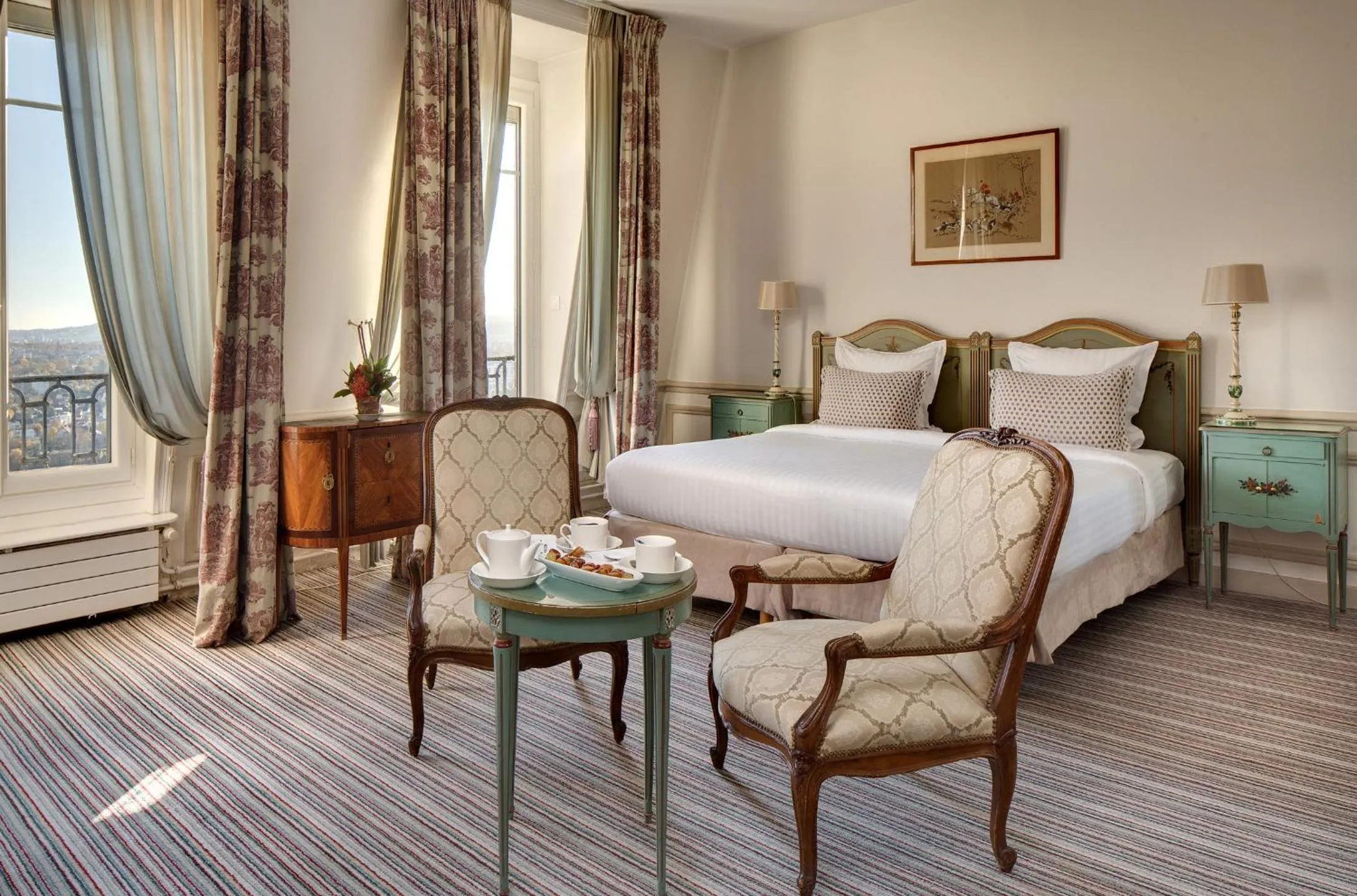 Pavillon Henri IV Hotel Restaurant Gastronomique Terrasse