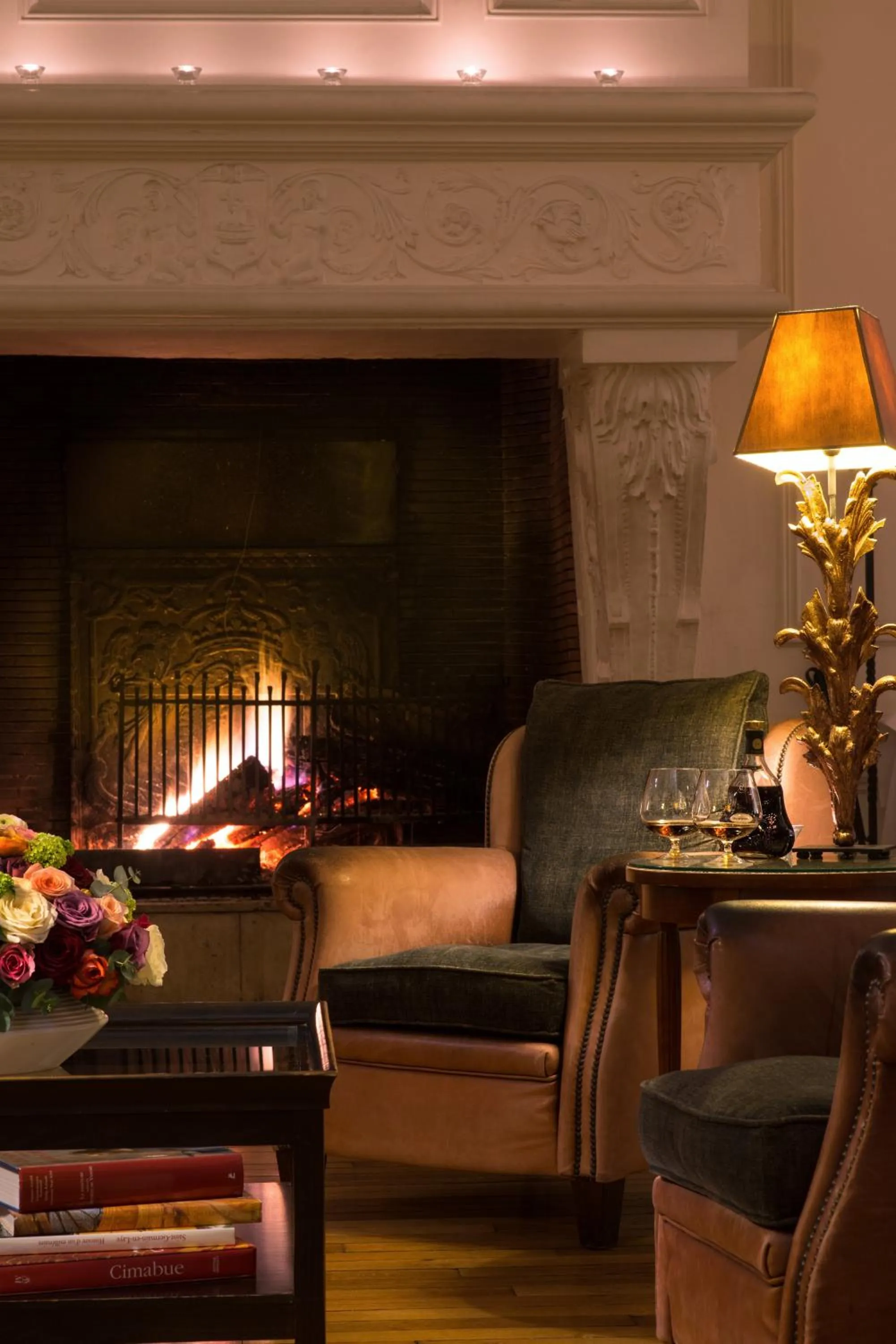 Lounge or bar in Pavillon Henri IV Hotel Restaurant Gastronomique Terrasse