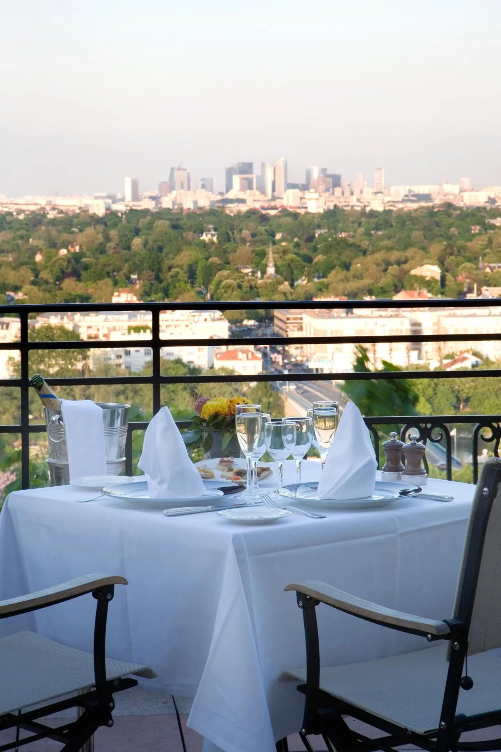 Patio in Pavillon Henri IV Hotel Restaurant Gastronomique Terrasse