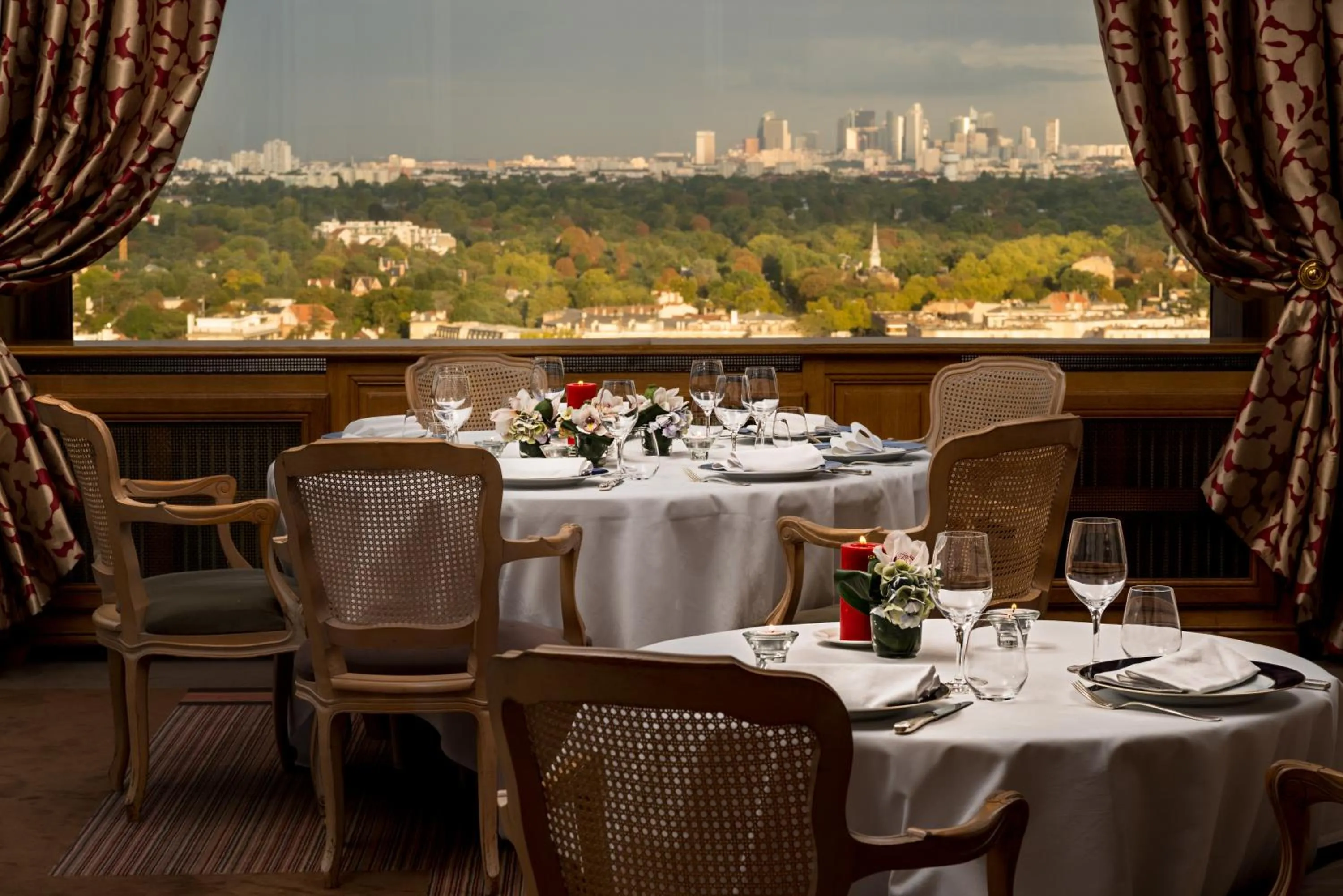 Restaurant/places to eat in Pavillon Henri IV Hotel Restaurant Gastronomique Terrasse