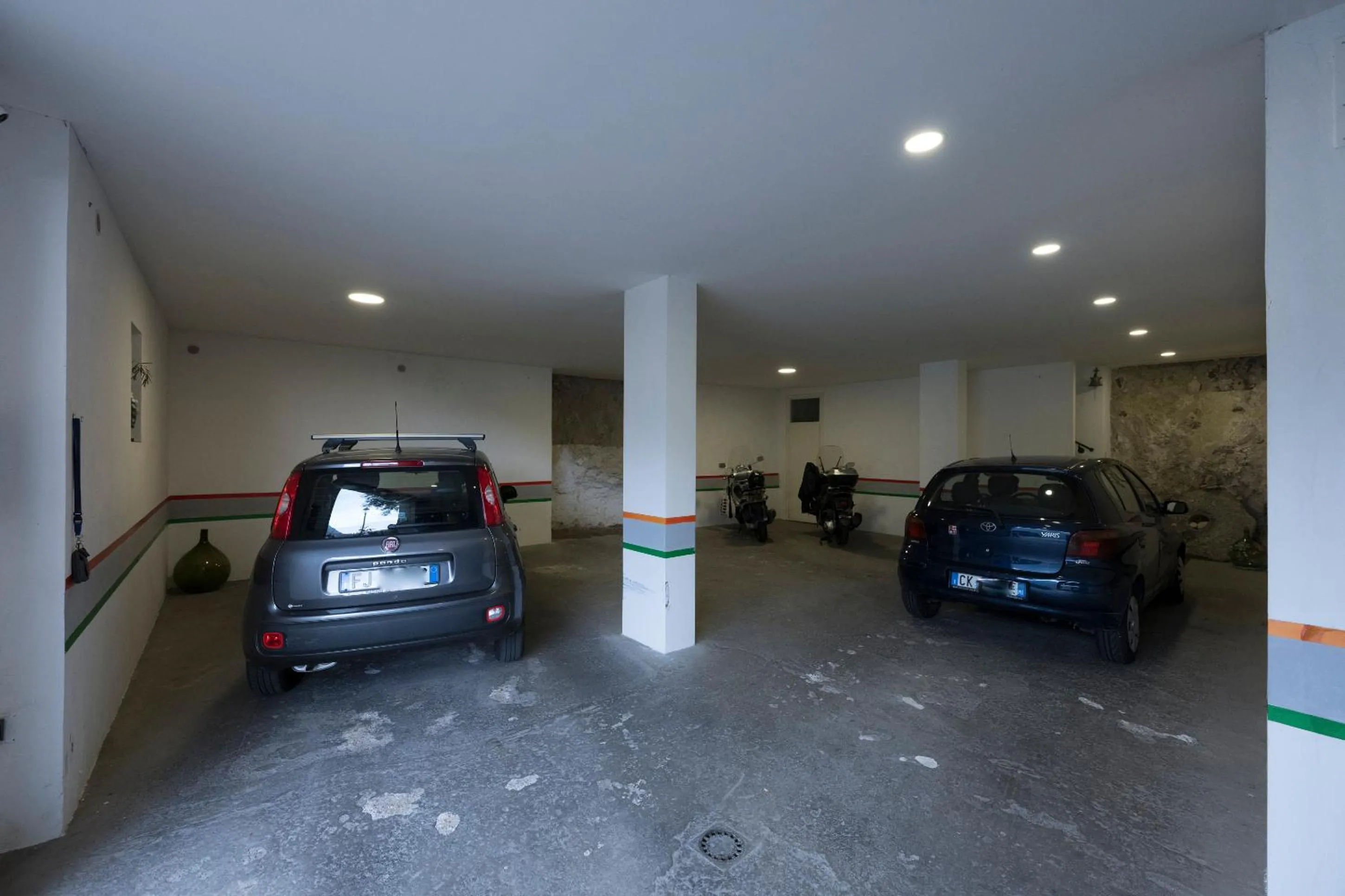 Parking in Dint'a Torre Bed and Breakfast