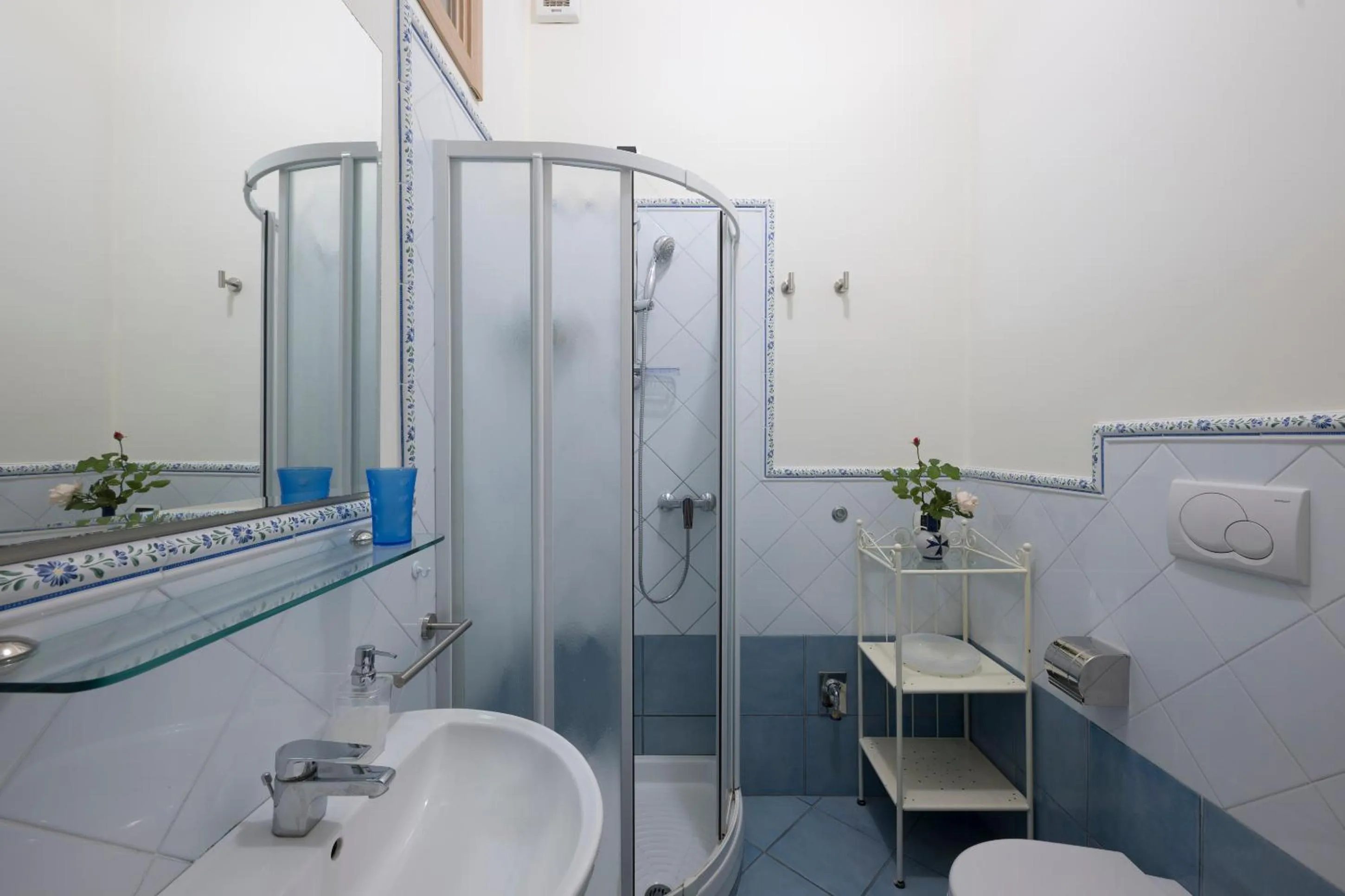 Shower in Dint'a Torre Bed and Breakfast