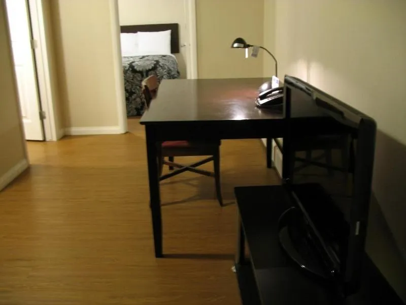 Photo of the whole room in Stardust Motel