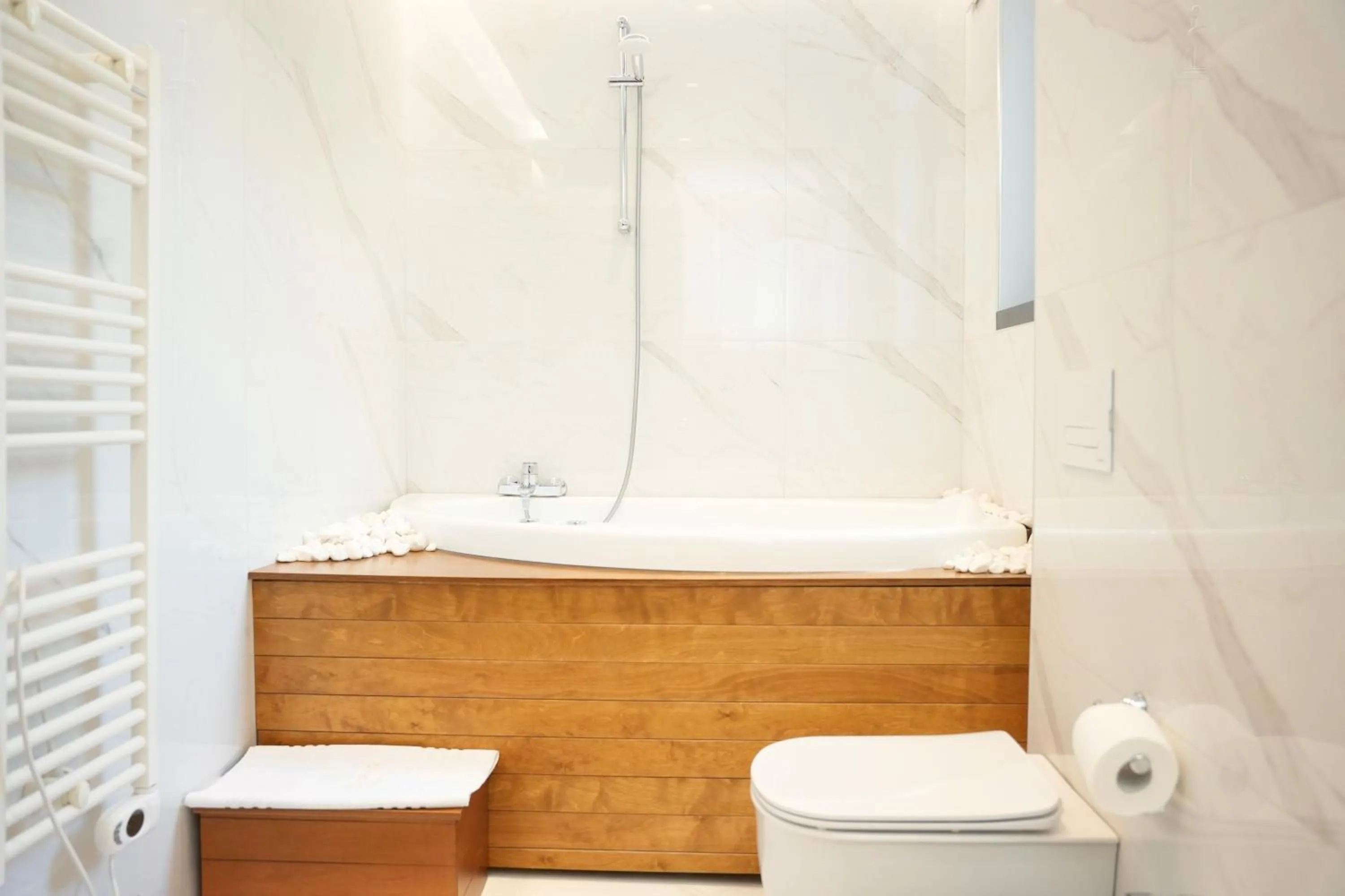 Shower in La Suite Boutique Hotel