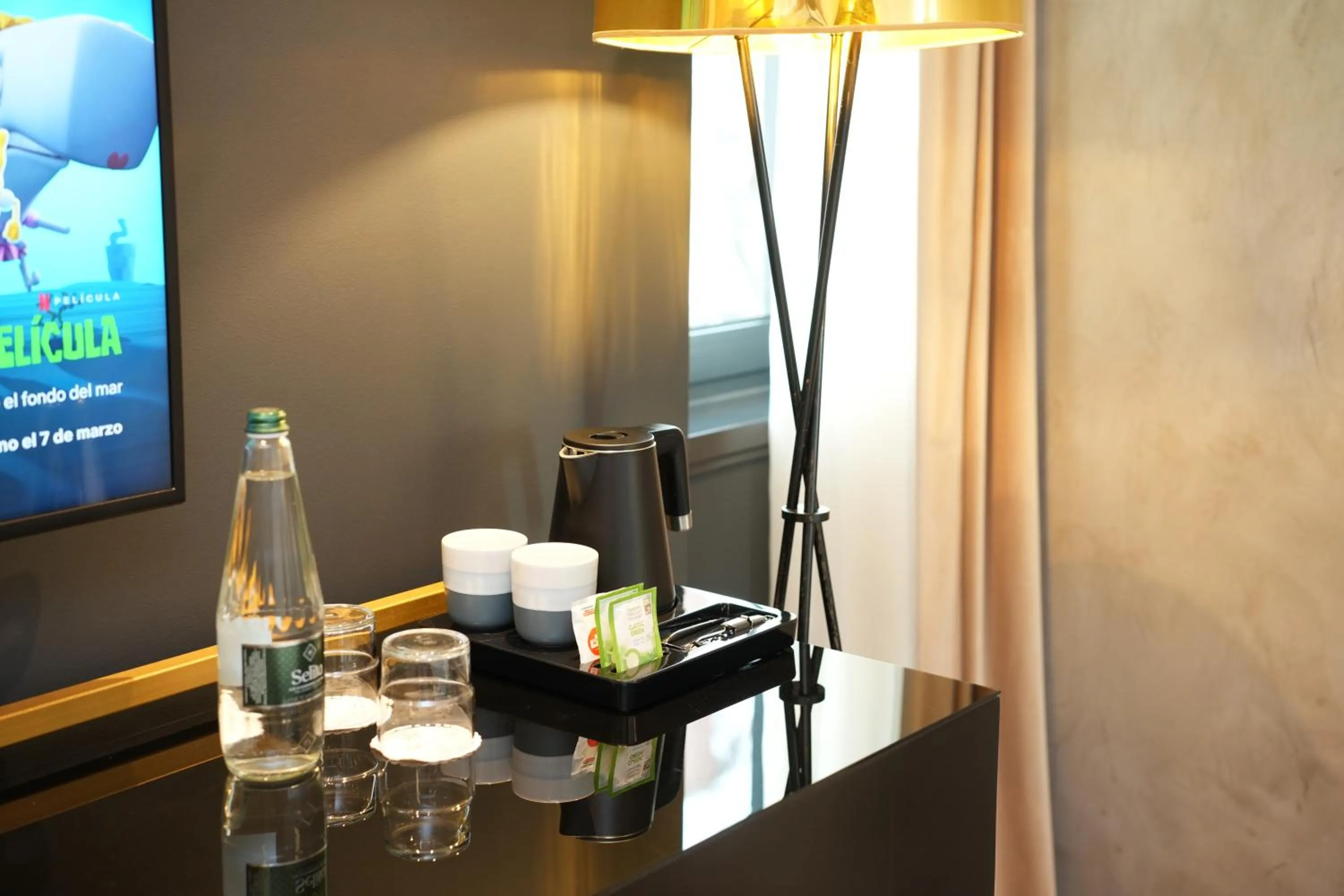 TV and multimedia in La Suite Boutique Hotel