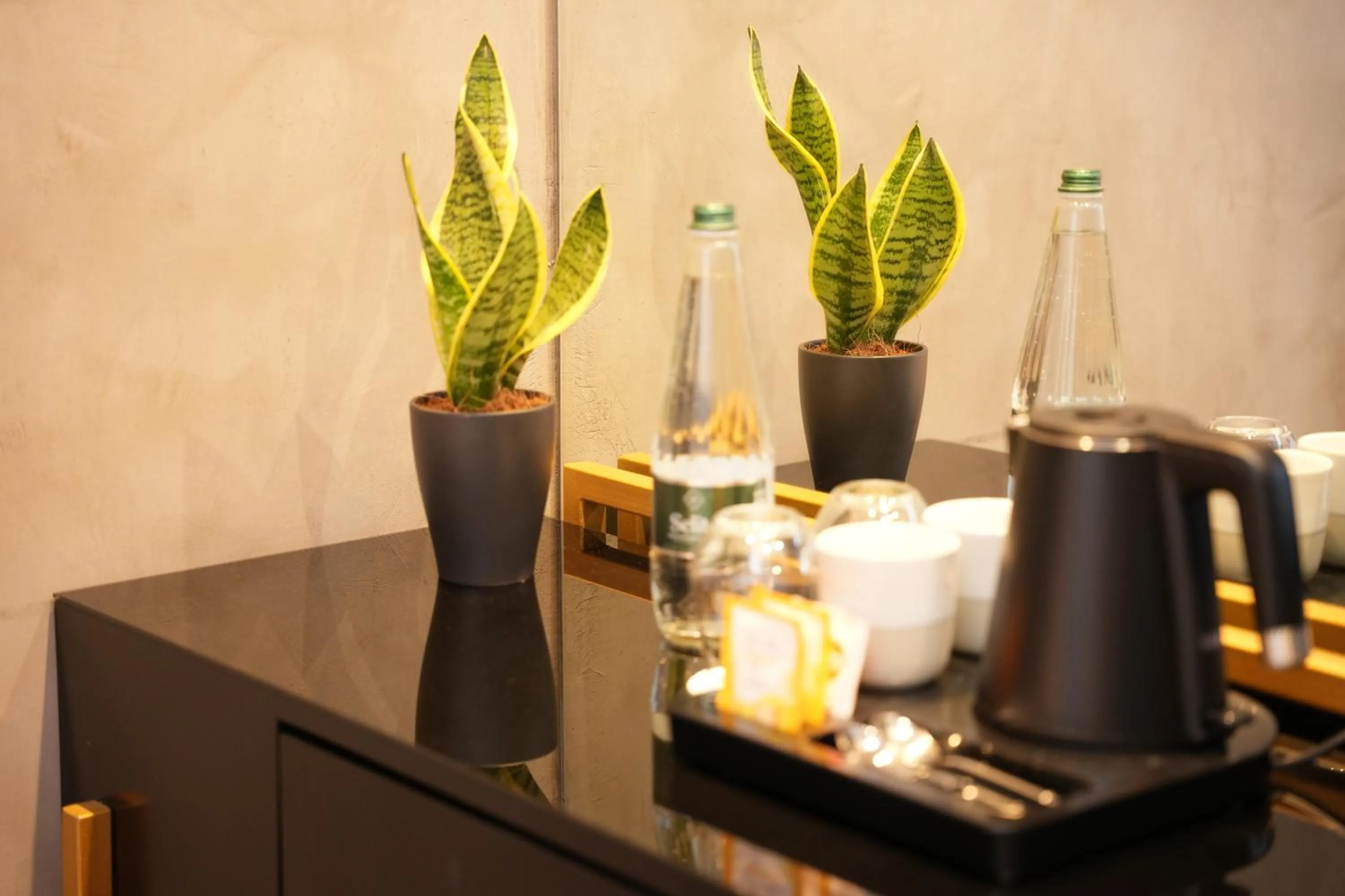 Coffee/tea facilities in La Suite Boutique Hotel