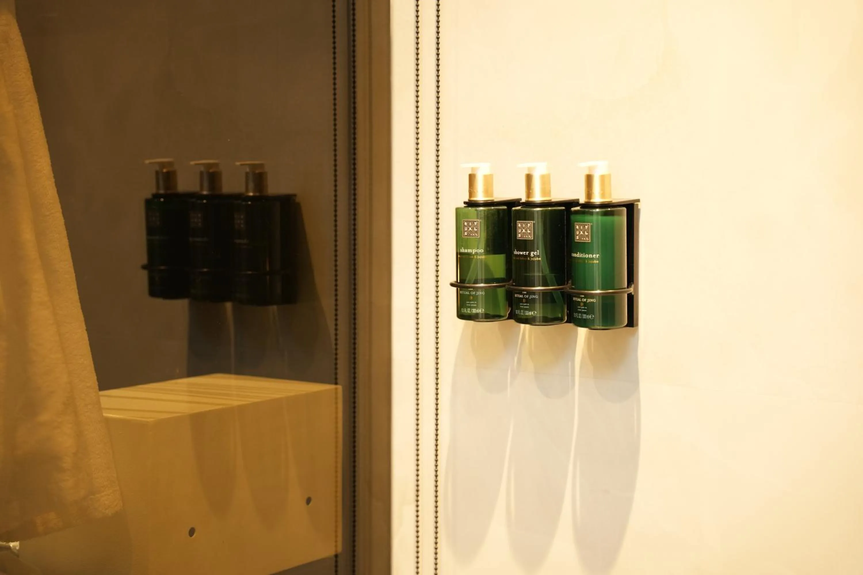 Shower in La Suite Boutique Hotel