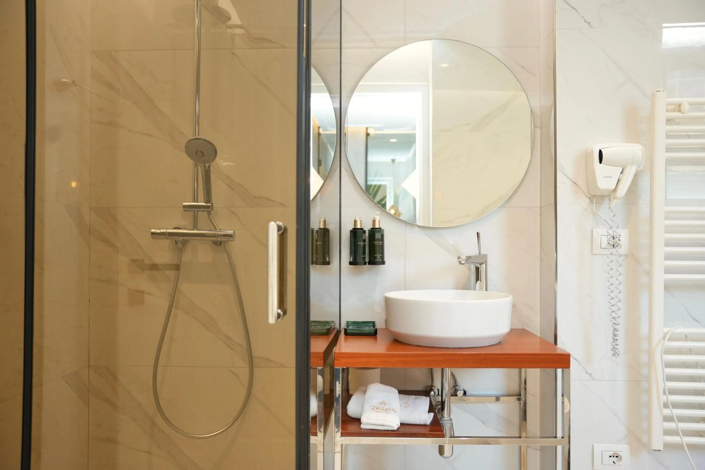 Shower in La Suite Boutique Hotel