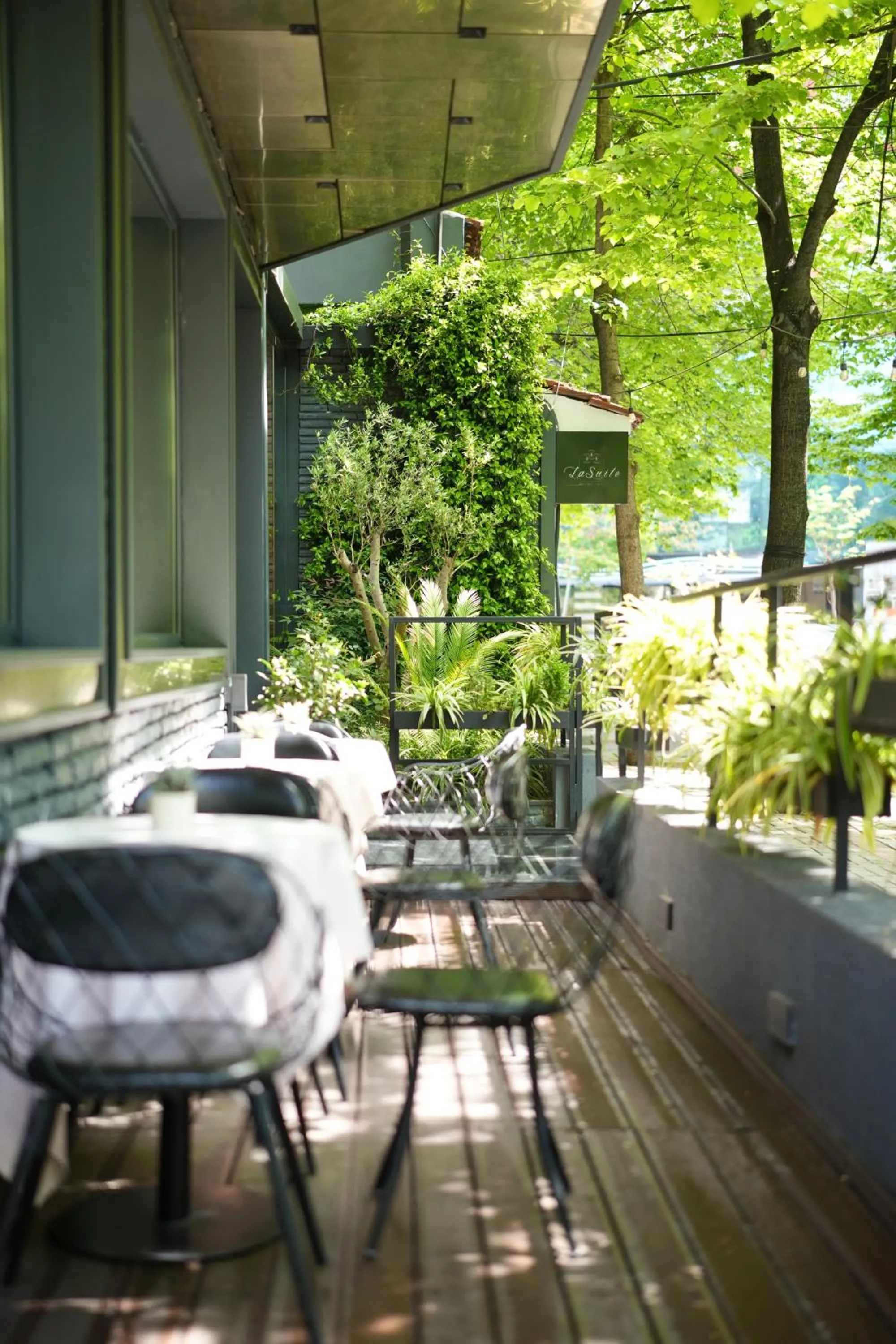 Facade/entrance in La Suite Boutique Hotel