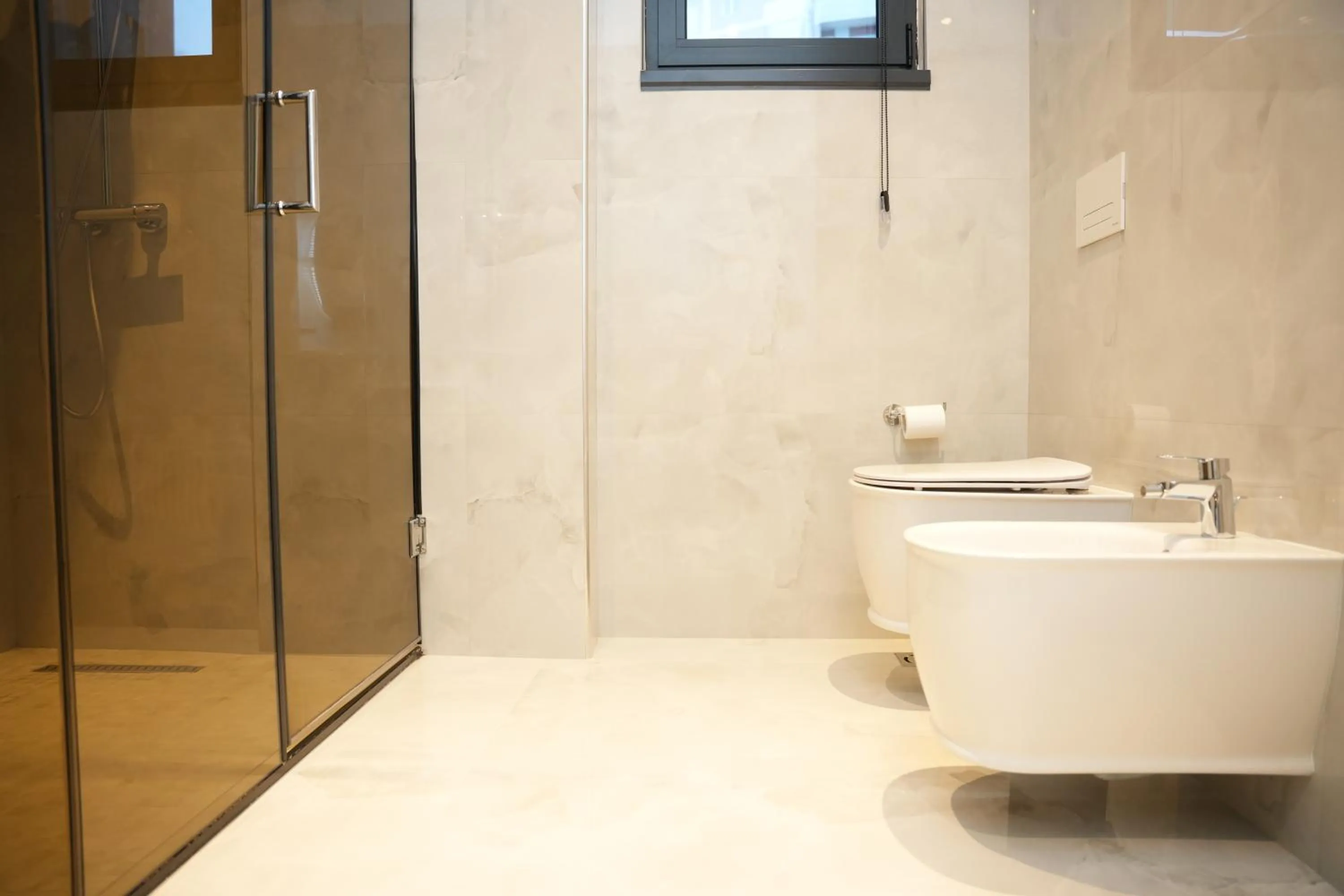 Toilet in La Suite Boutique Hotel