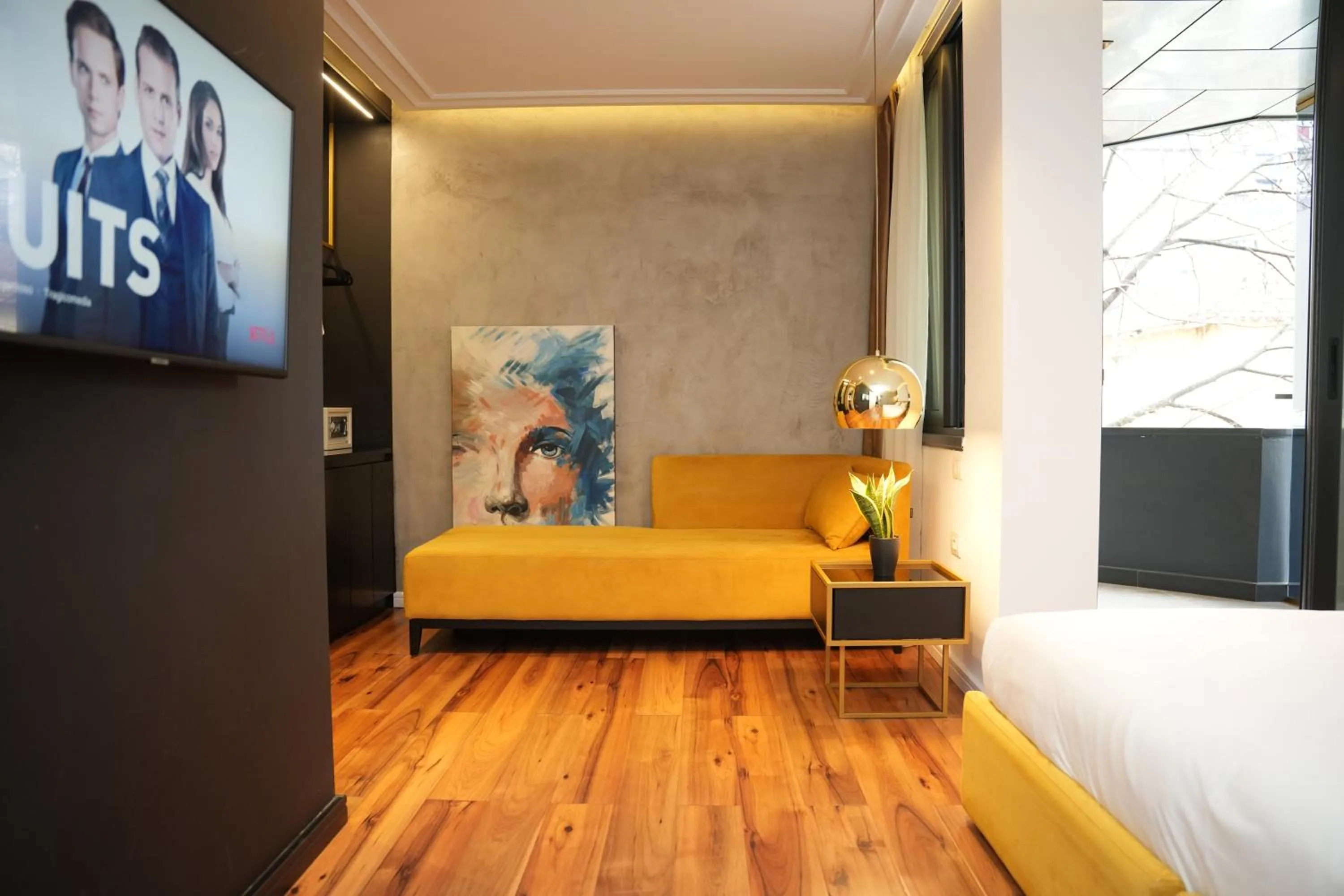 TV and multimedia in La Suite Boutique Hotel