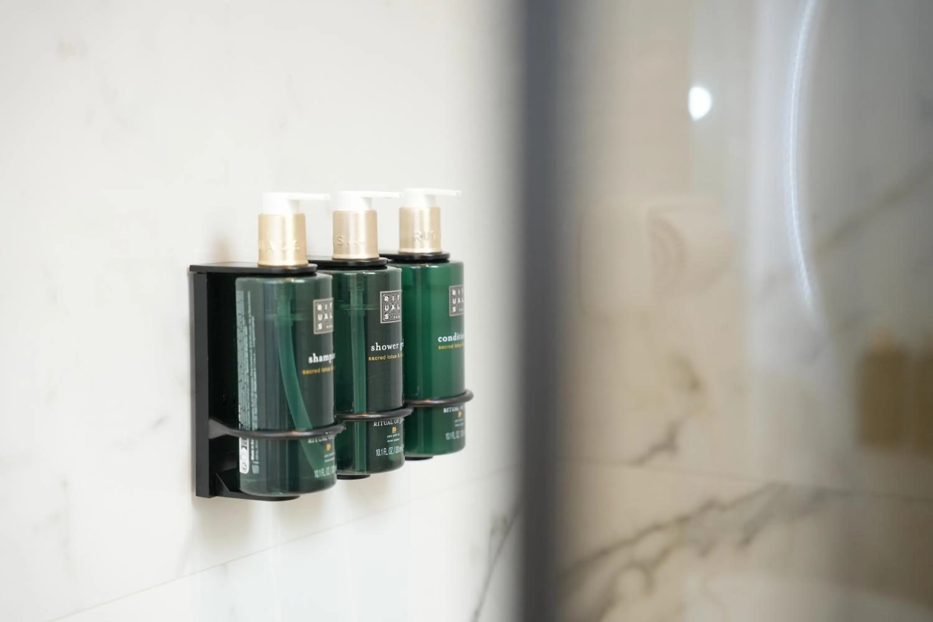 Bathroom in La Suite Boutique Hotel