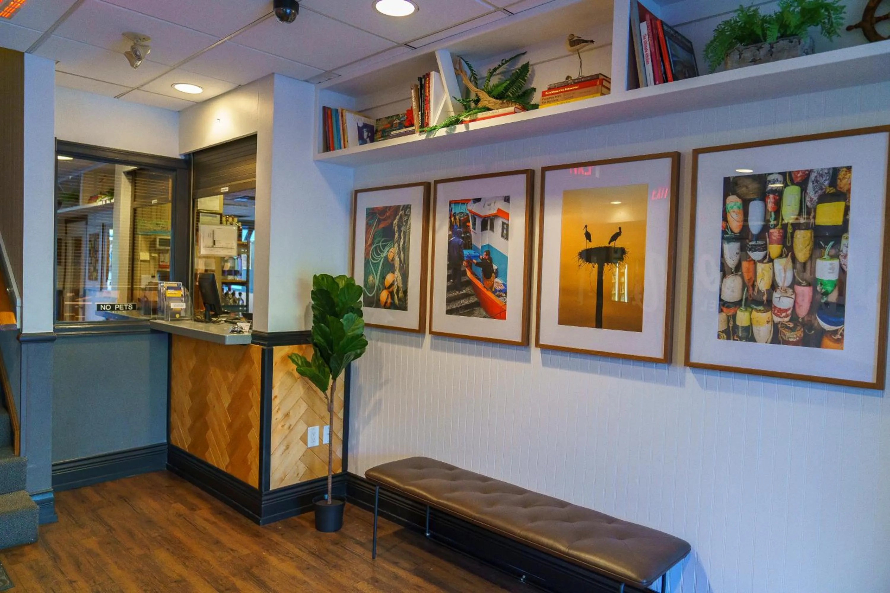 Lobby or reception in The Steveston Cafe & Hotel