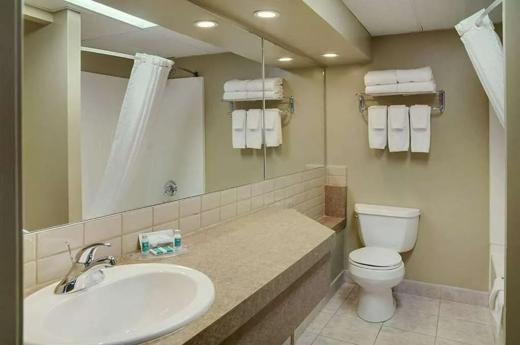 Shower in Radisson Hotel Fort St John