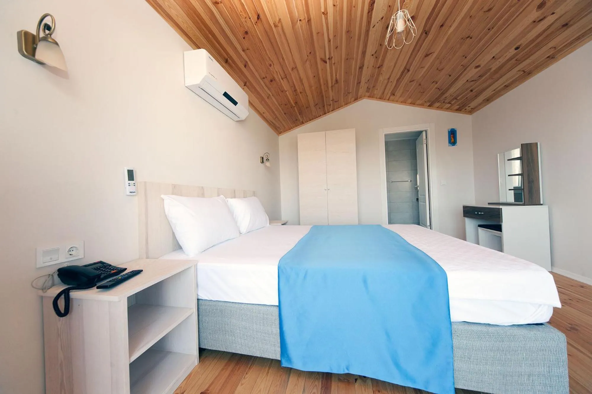 Bed in Metins Gümüşlük