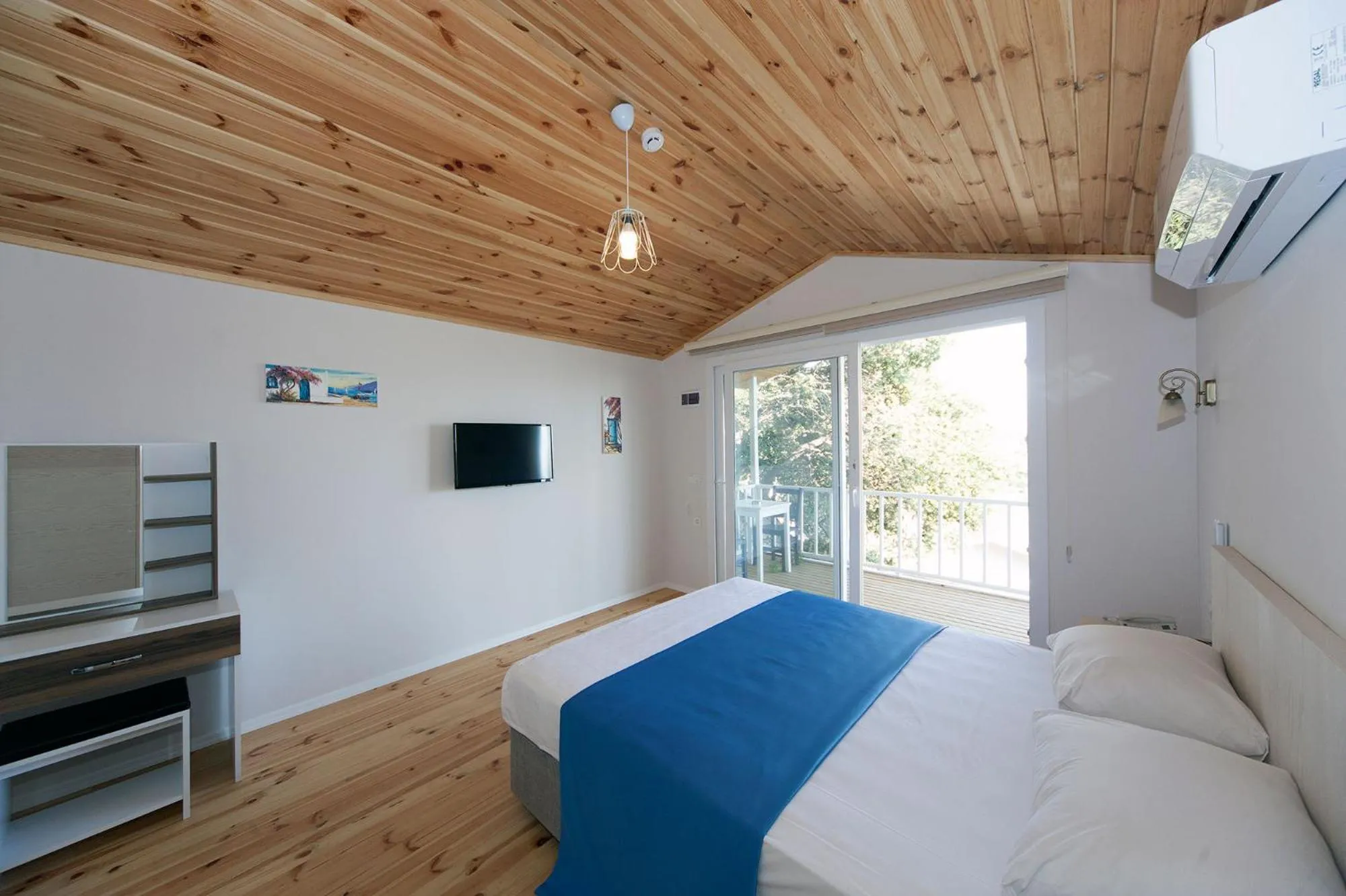 Bed in Metins Gümüşlük