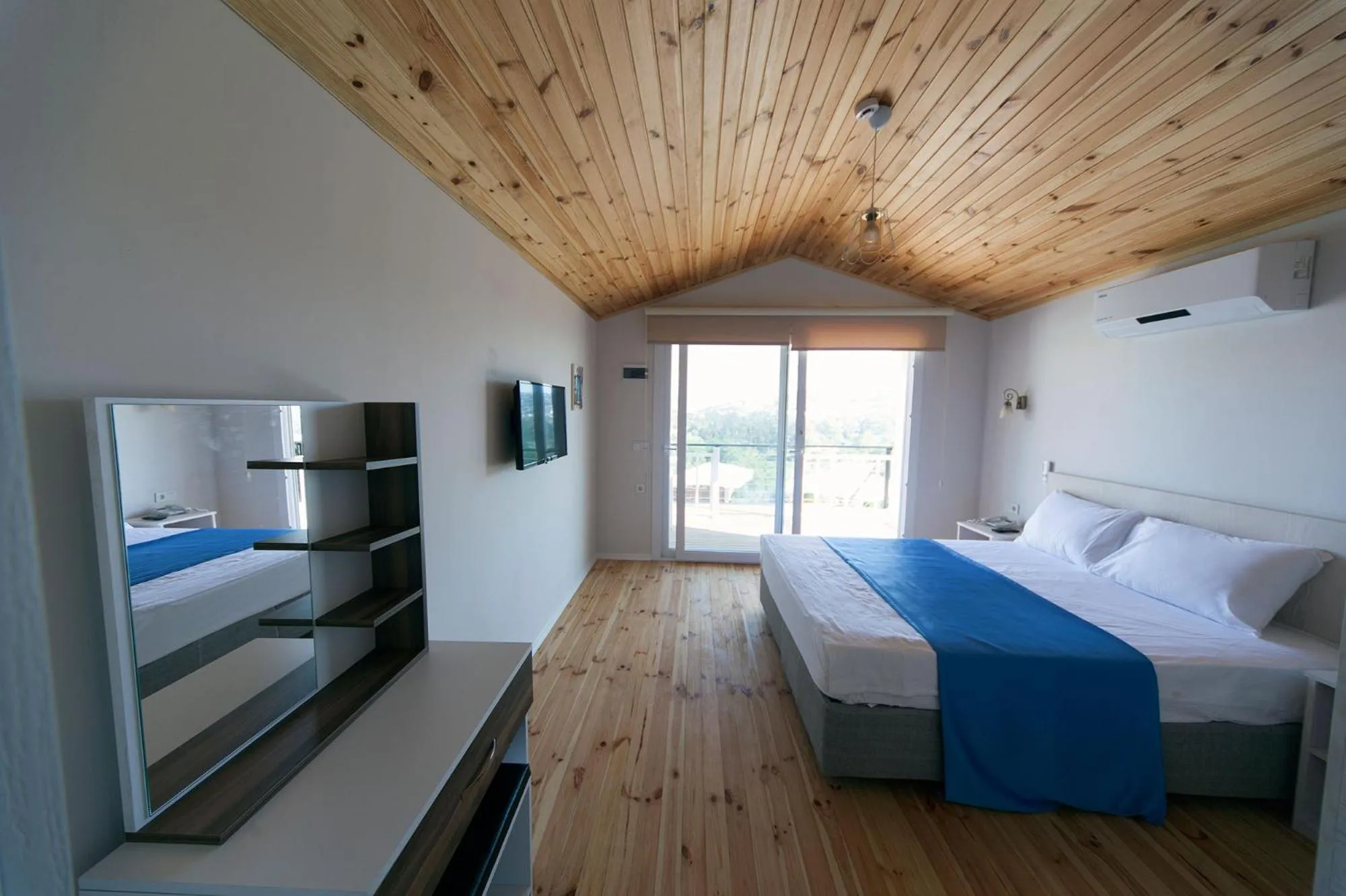 Bed in Metins Gümüşlük