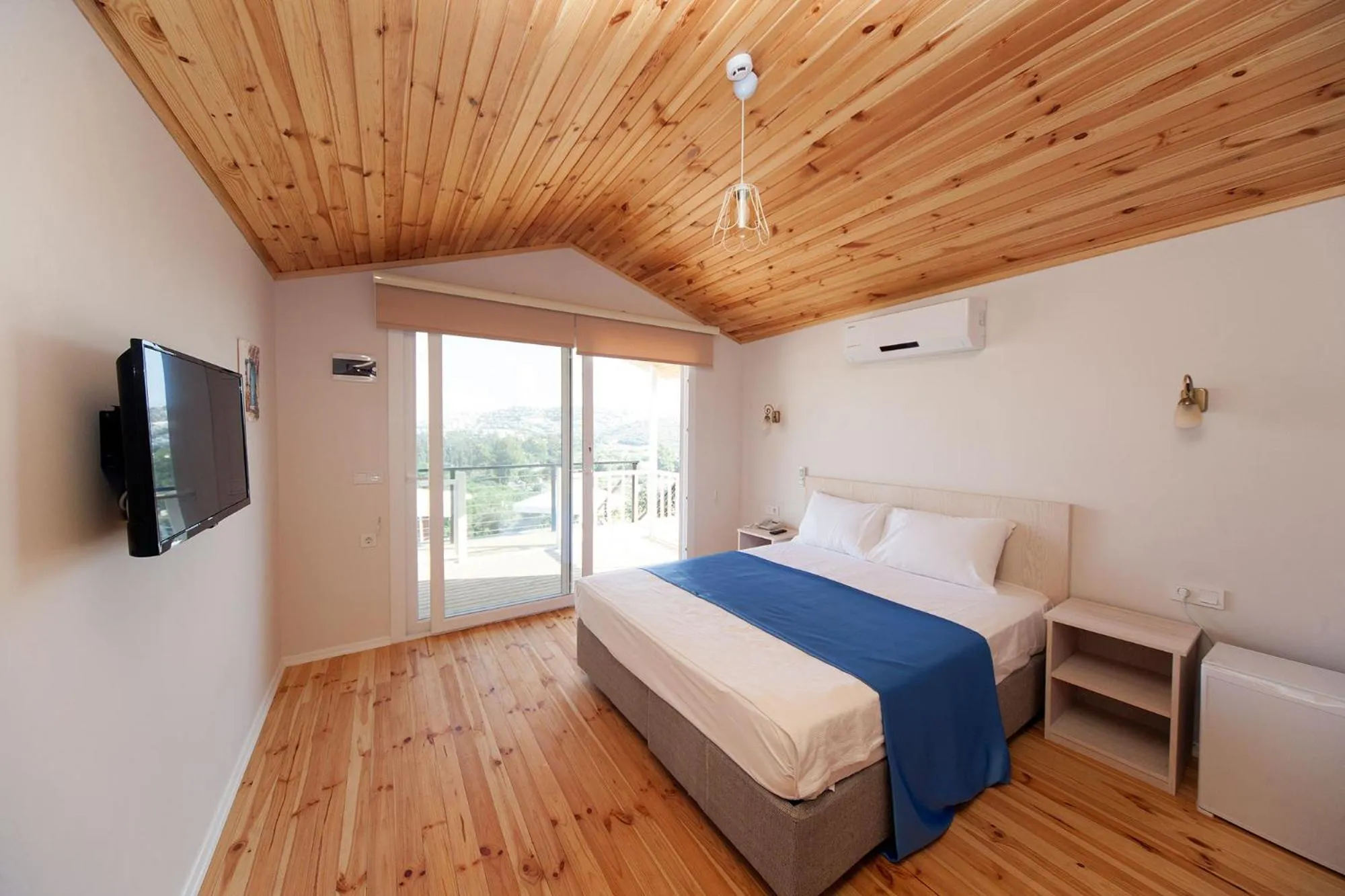 Bed in Metins Gümüşlük